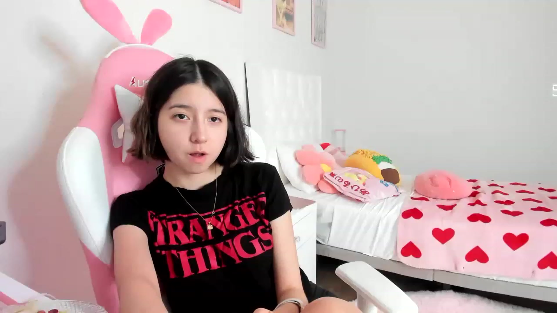 Gallery image thumbnail from Cherrycute666's myfreecams stream on, 03/25/2023, 16:38 image 11 of 20
