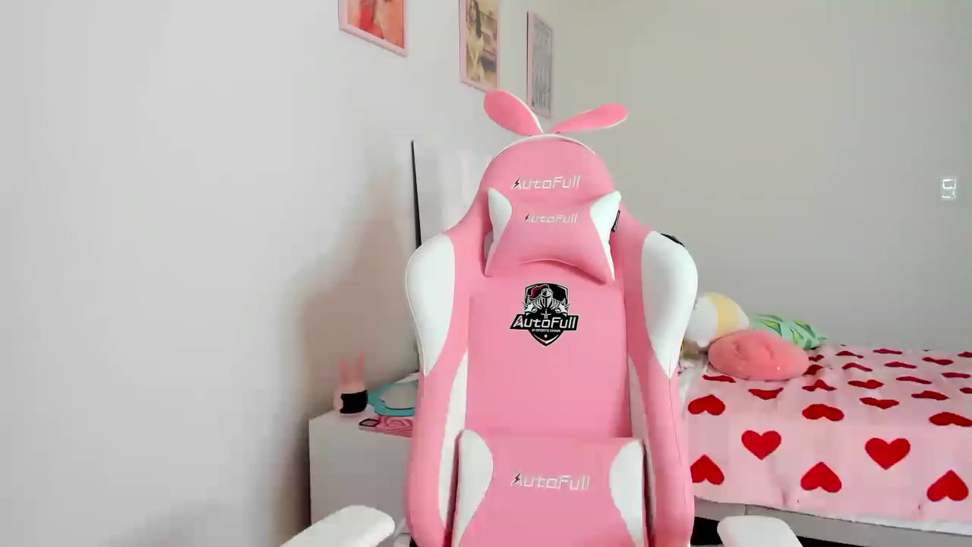 Gallery image thumbnail from Cherrycute666's myfreecams stream on, 03/25/2023, 17:51 image 20 of 20