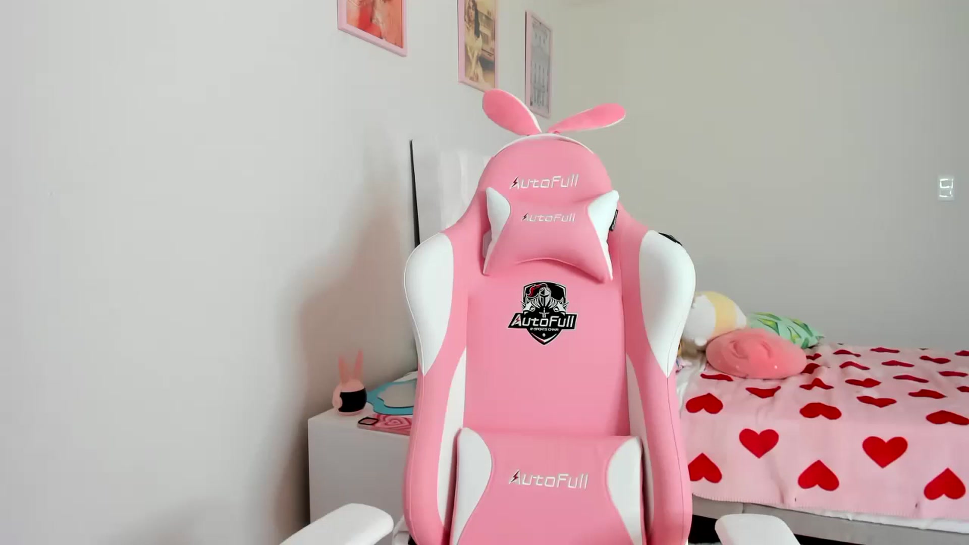 Gallery image thumbnail from Cherrycute666's myfreecams stream on, 03/25/2023, 17:51 image 19 of 20
