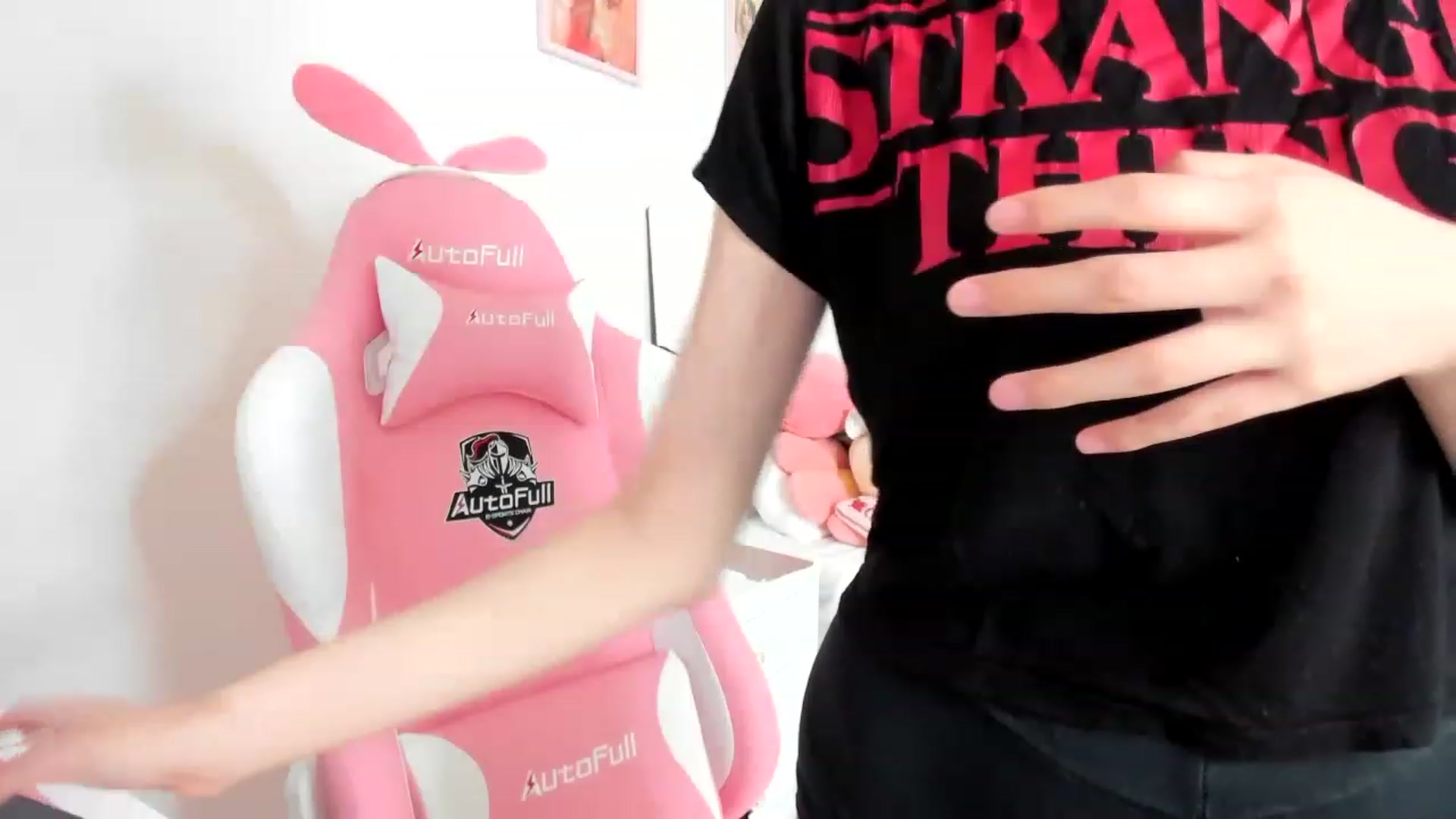 Gallery image thumbnail from Cherrycute666's myfreecams stream on, 03/25/2023, 22:06 image 5 of 20