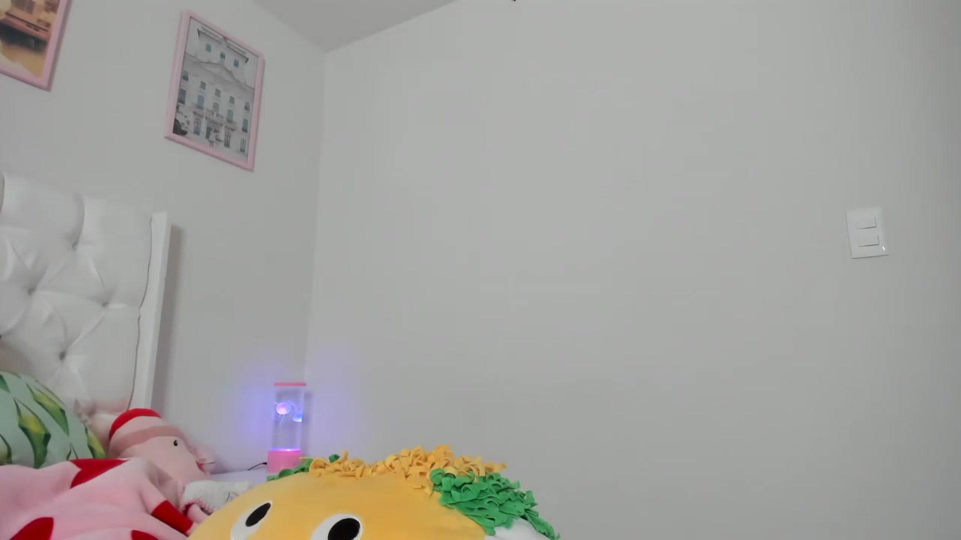 Gallery image thumbnail from Cherrycute666's myfreecams stream on, 03/26/2023, 04:43 image 12 of 20