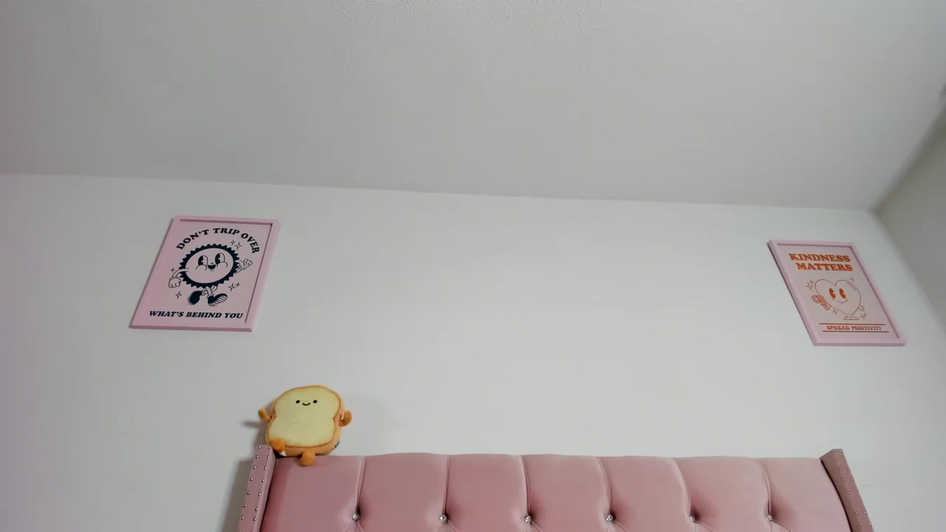 Gallery image thumbnail from Cherrycute666's myfreecams stream on, 03/26/2023, 09:54 image 12 of 20