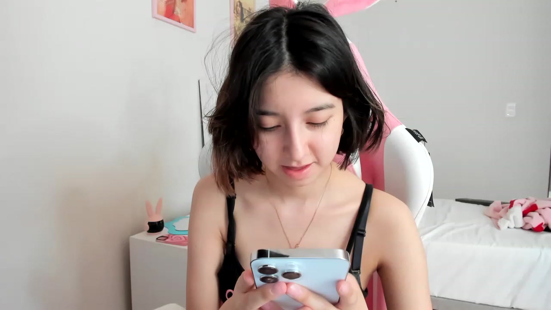 Gallery image thumbnail from Cherrycute666's myfreecams stream on, 03/26/2023, 22:01 image 6 of 20