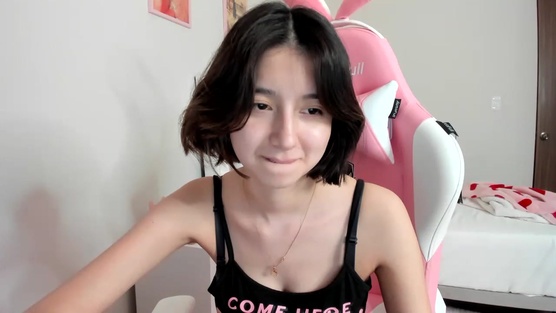 Gallery image thumbnail from Cherrycute666's myfreecams stream on, 03/27/2023, 06:25 image 17 of 20