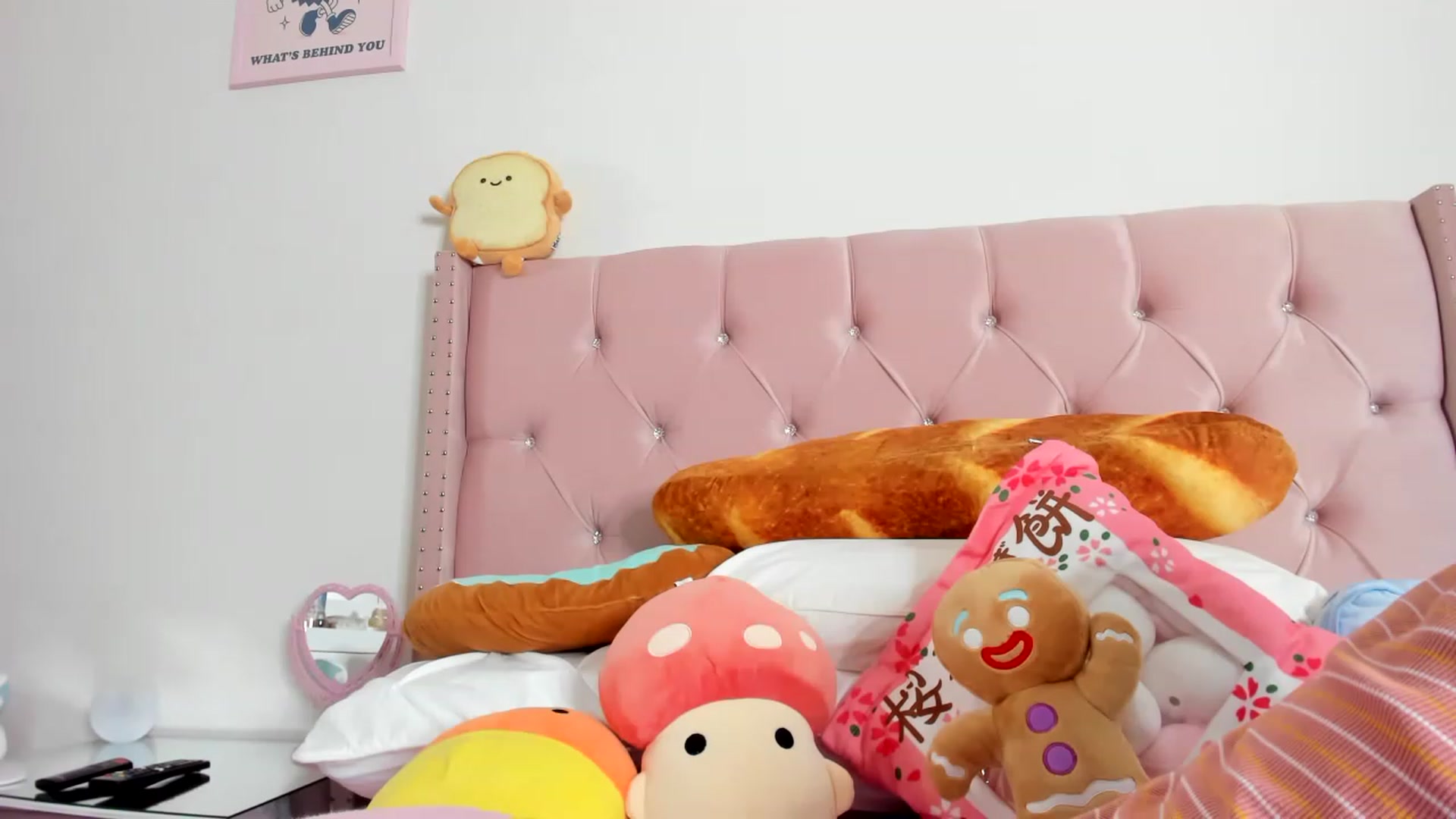 Gallery image thumbnail from Cherrycute666's myfreecams stream on, 03/27/2023, 15:52 image 15 of 20