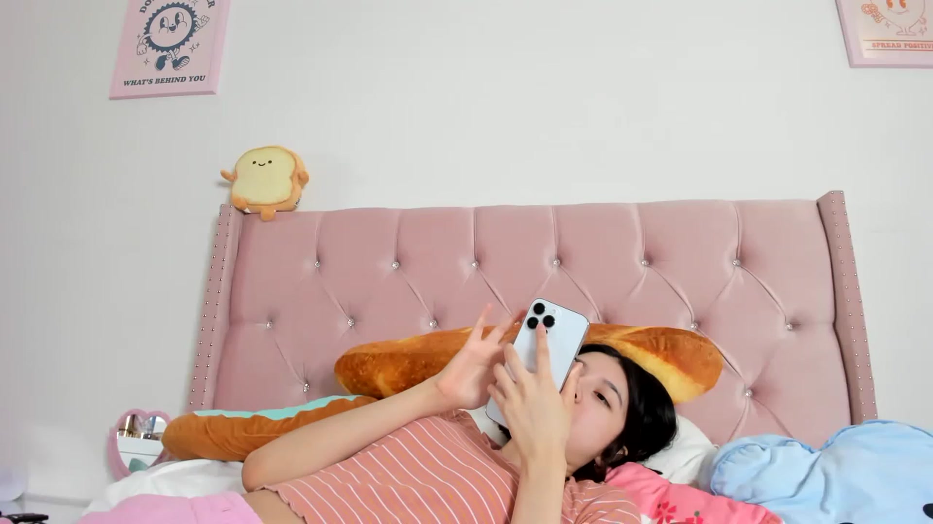 Gallery image thumbnail from Cherrycute666's myfreecams stream on, 03/27/2023, 15:52 image 18 of 20