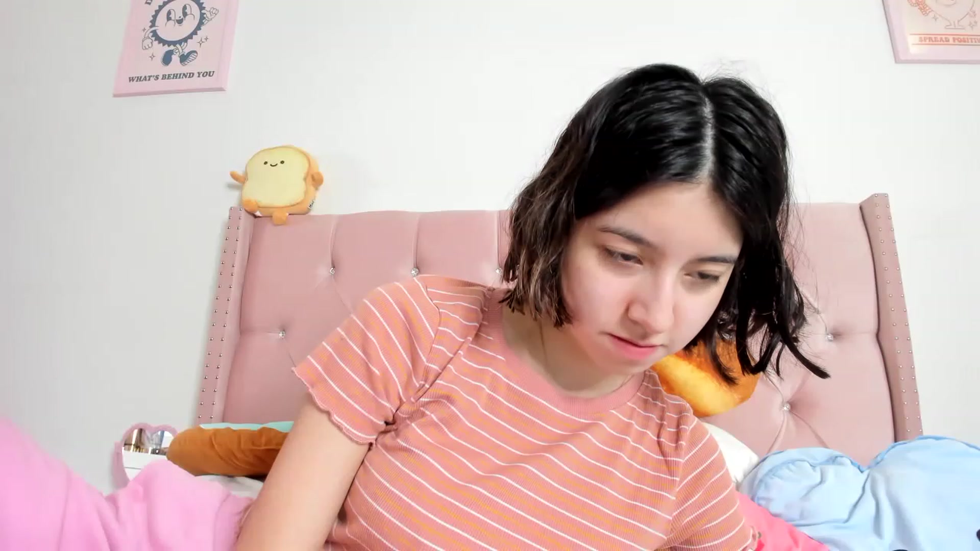Gallery image thumbnail from Cherrycute666's myfreecams stream on, 03/27/2023, 15:52 image 17 of 20