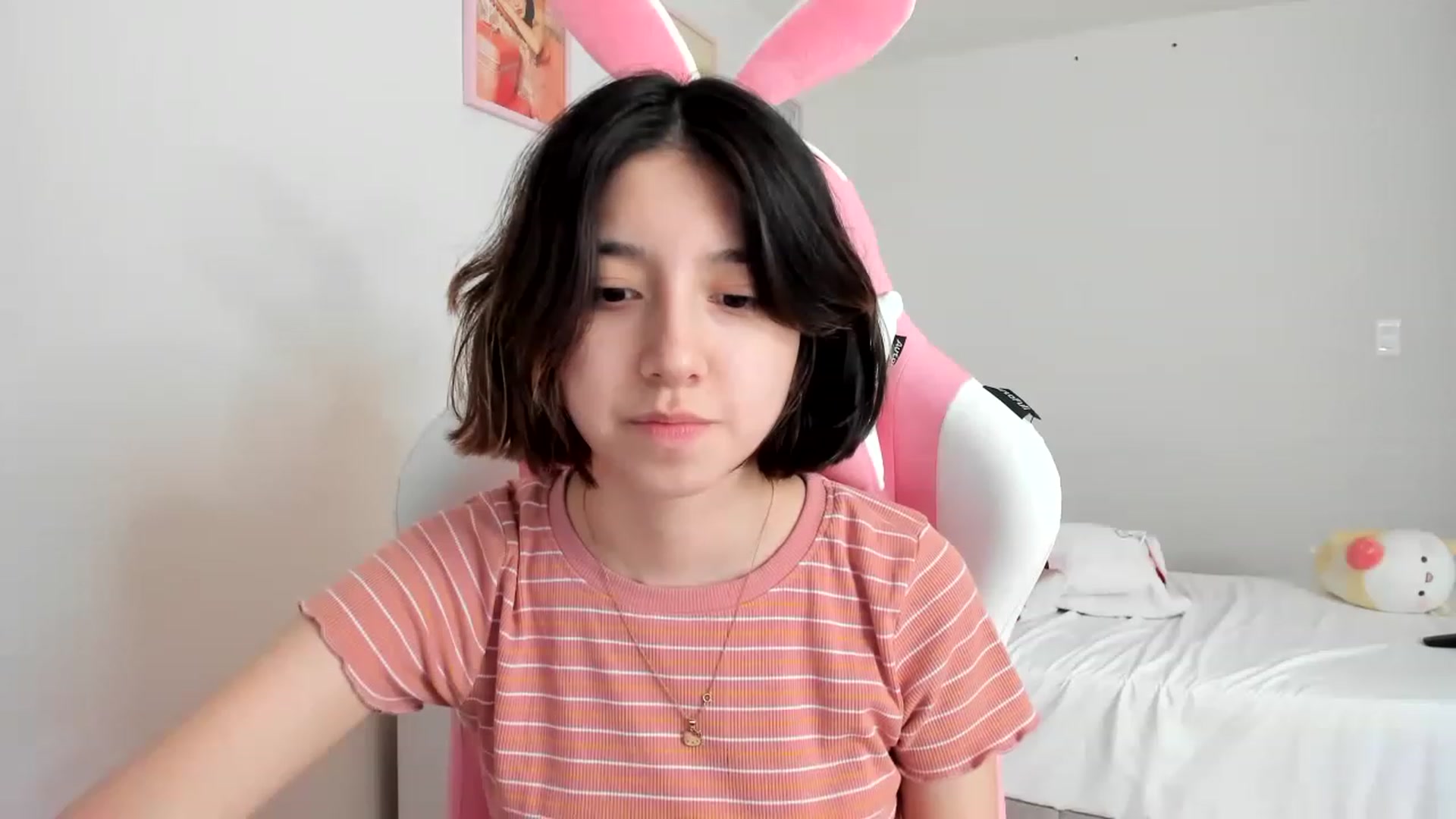 Gallery image thumbnail from Cherrycute666's myfreecams stream on, 03/27/2023, 18:29 image 9 of 20