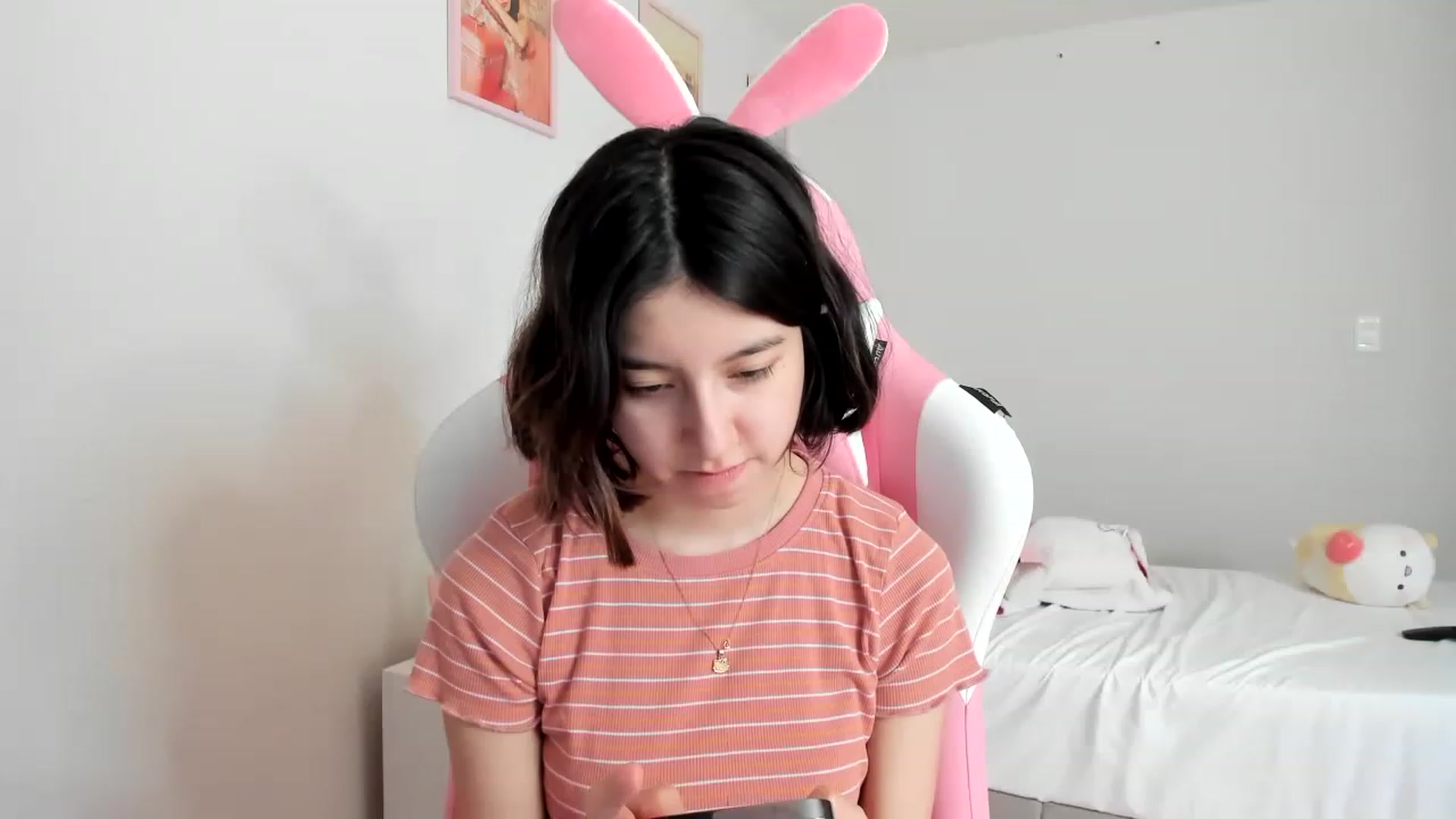 Gallery image thumbnail from Cherrycute666's myfreecams stream on, 03/27/2023, 18:29 image 3 of 20
