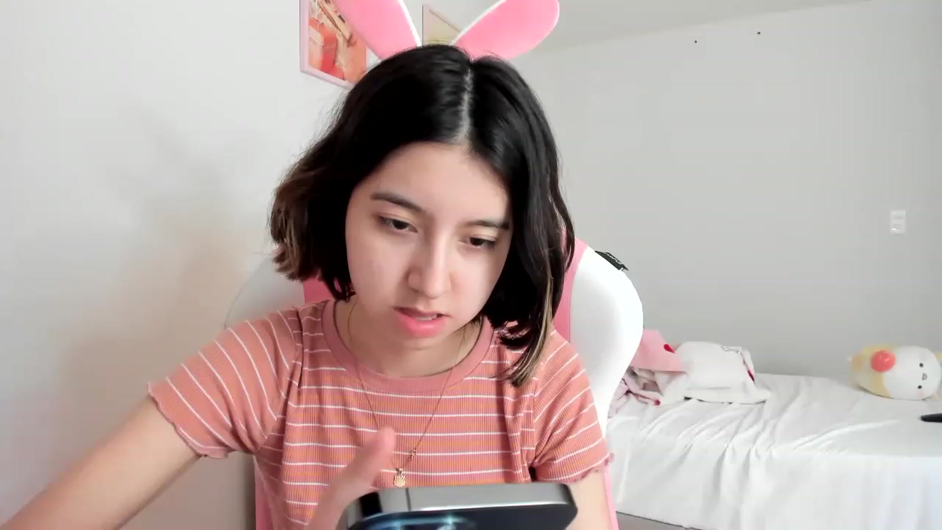 Gallery image thumbnail from Cherrycute666's myfreecams stream on, 03/27/2023, 18:29 image 8 of 20