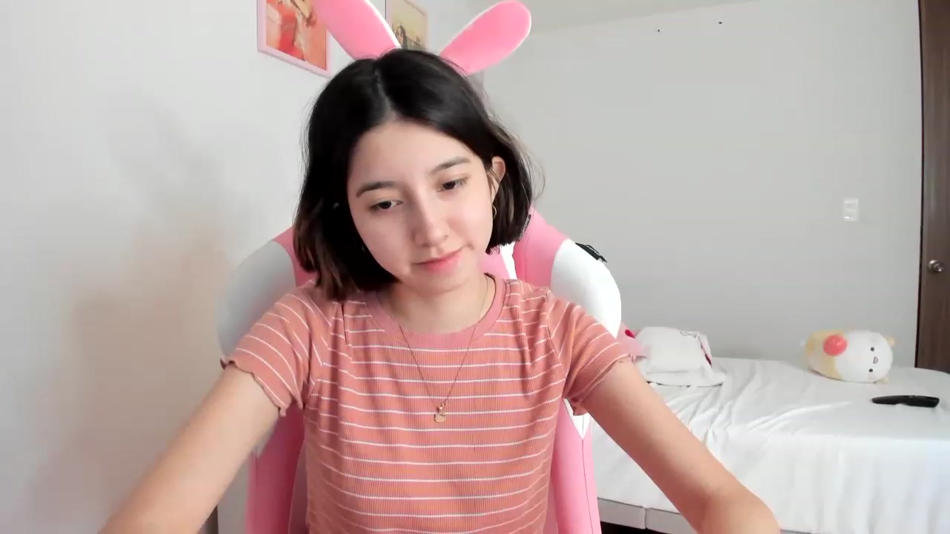 Gallery image thumbnail from Cherrycute666's myfreecams stream on, 03/27/2023, 18:29 image 2 of 20