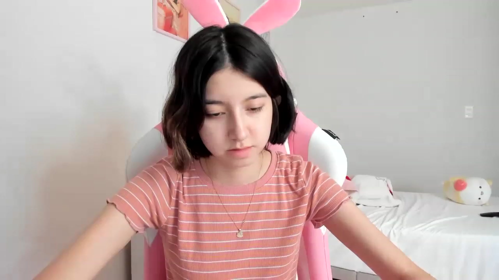 Gallery image thumbnail from Cherrycute666's myfreecams stream on, 03/27/2023, 18:29 image 7 of 20