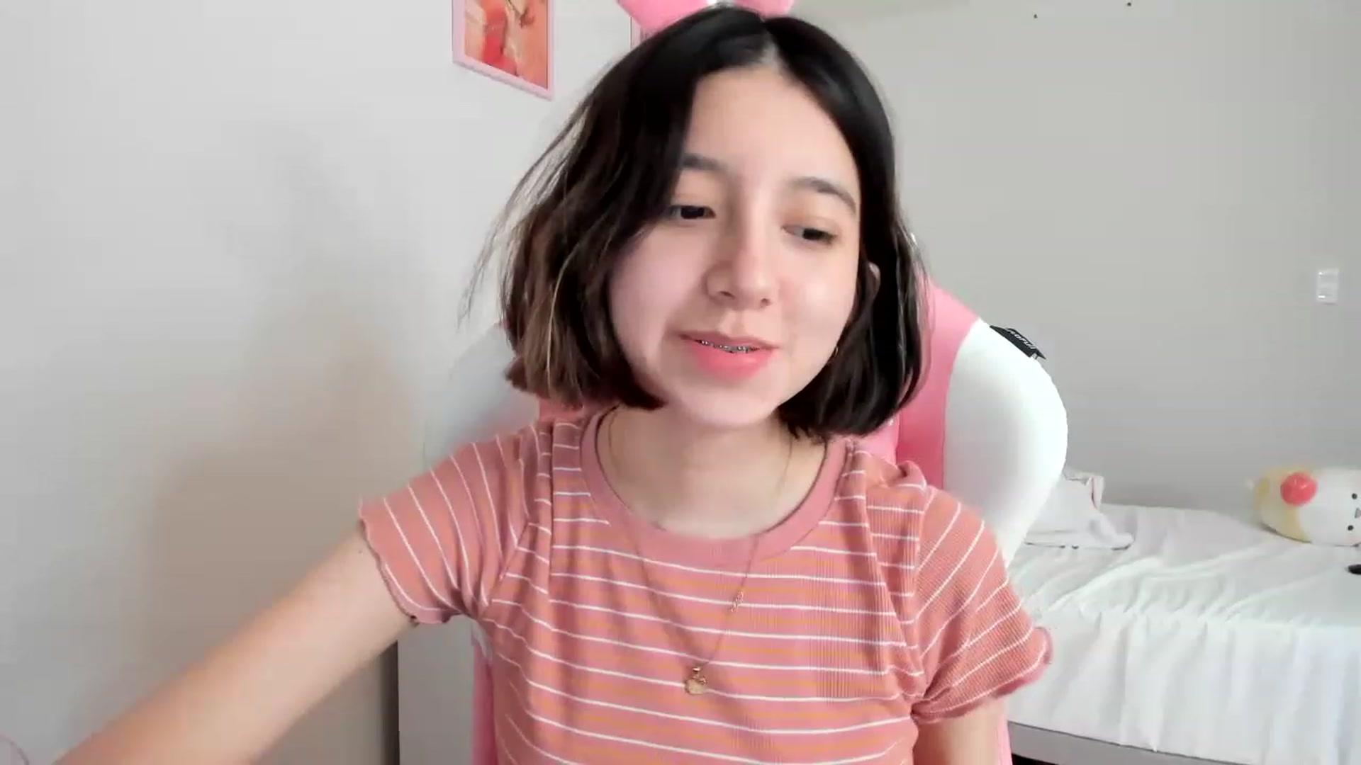 Gallery image thumbnail from Cherrycute666's myfreecams stream on, 03/27/2023, 20:31 image 13 of 20