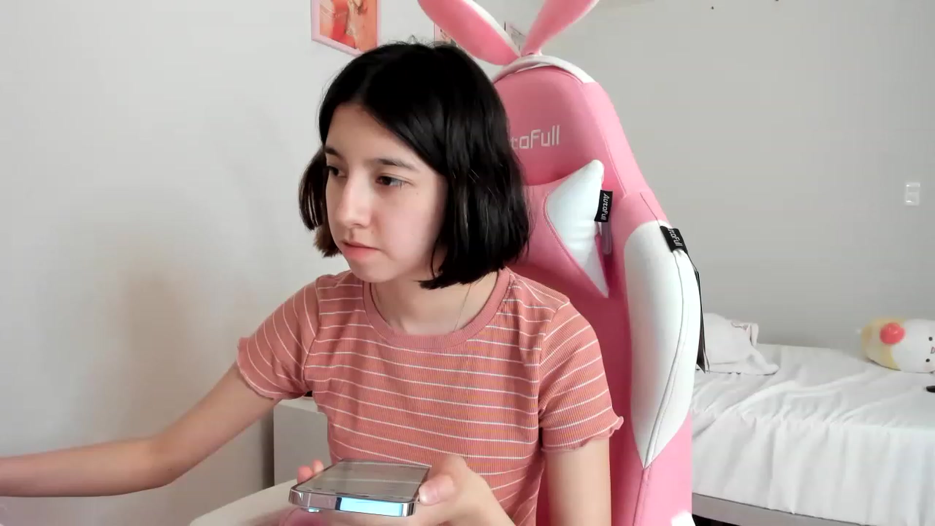 Gallery image thumbnail from Cherrycute666's myfreecams stream on, 03/27/2023, 20:31 image 5 of 20