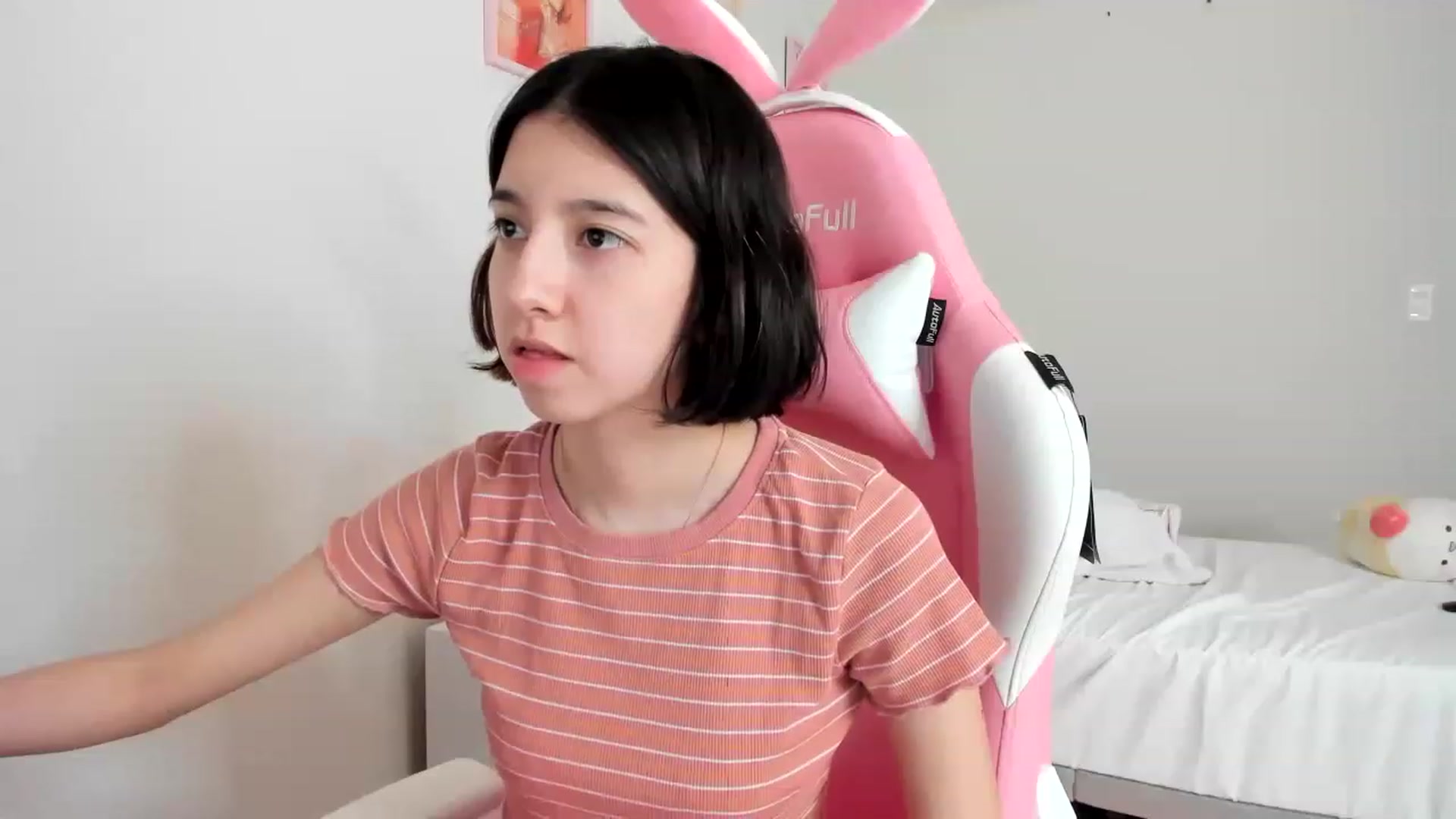 Gallery image thumbnail from Cherrycute666's myfreecams stream on, 03/27/2023, 20:31 image 3 of 20