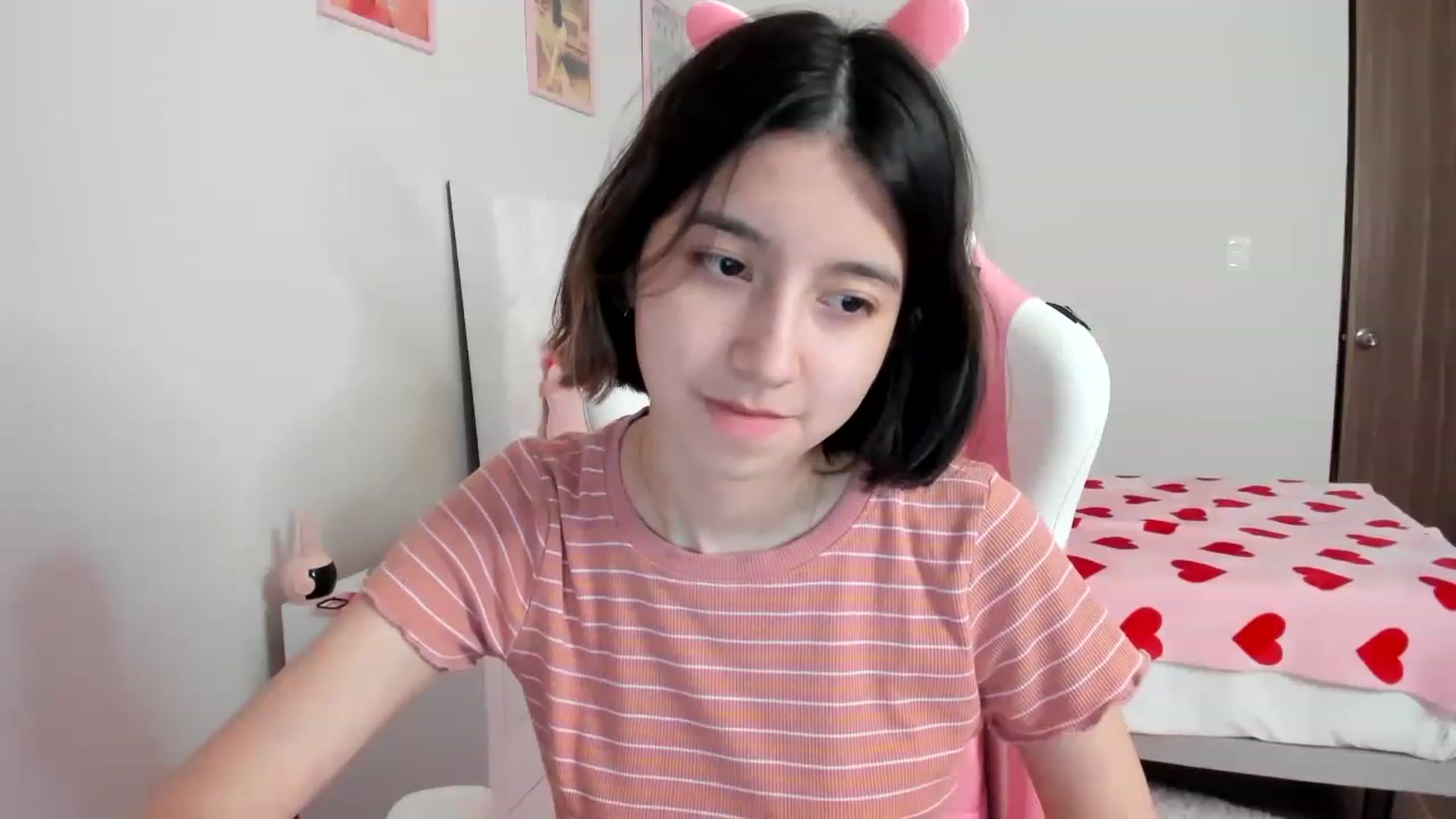 Gallery image thumbnail from Cherrycute666's myfreecams stream on, 03/28/2023, 05:16 image 4 of 20