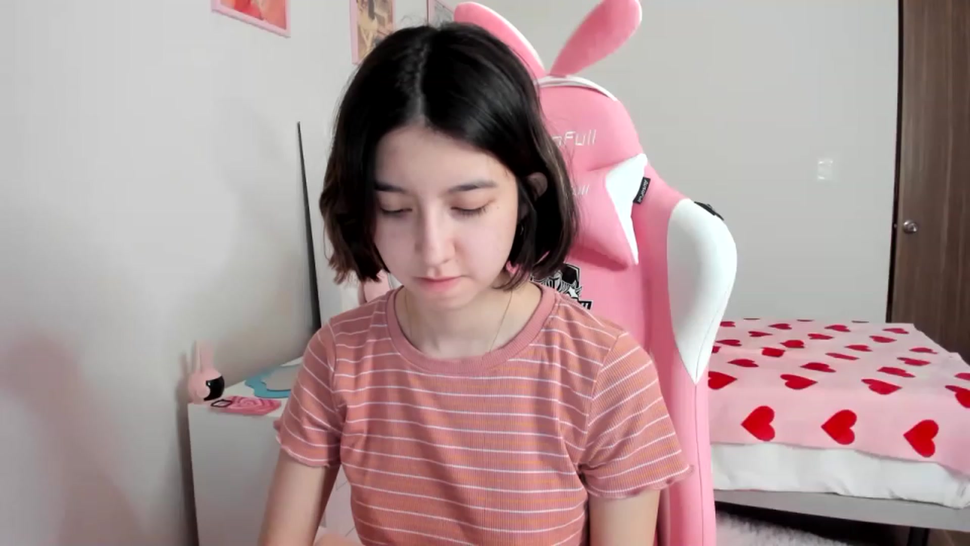 Gallery image thumbnail from Cherrycute666's myfreecams stream on, 03/28/2023, 05:16 image 5 of 20