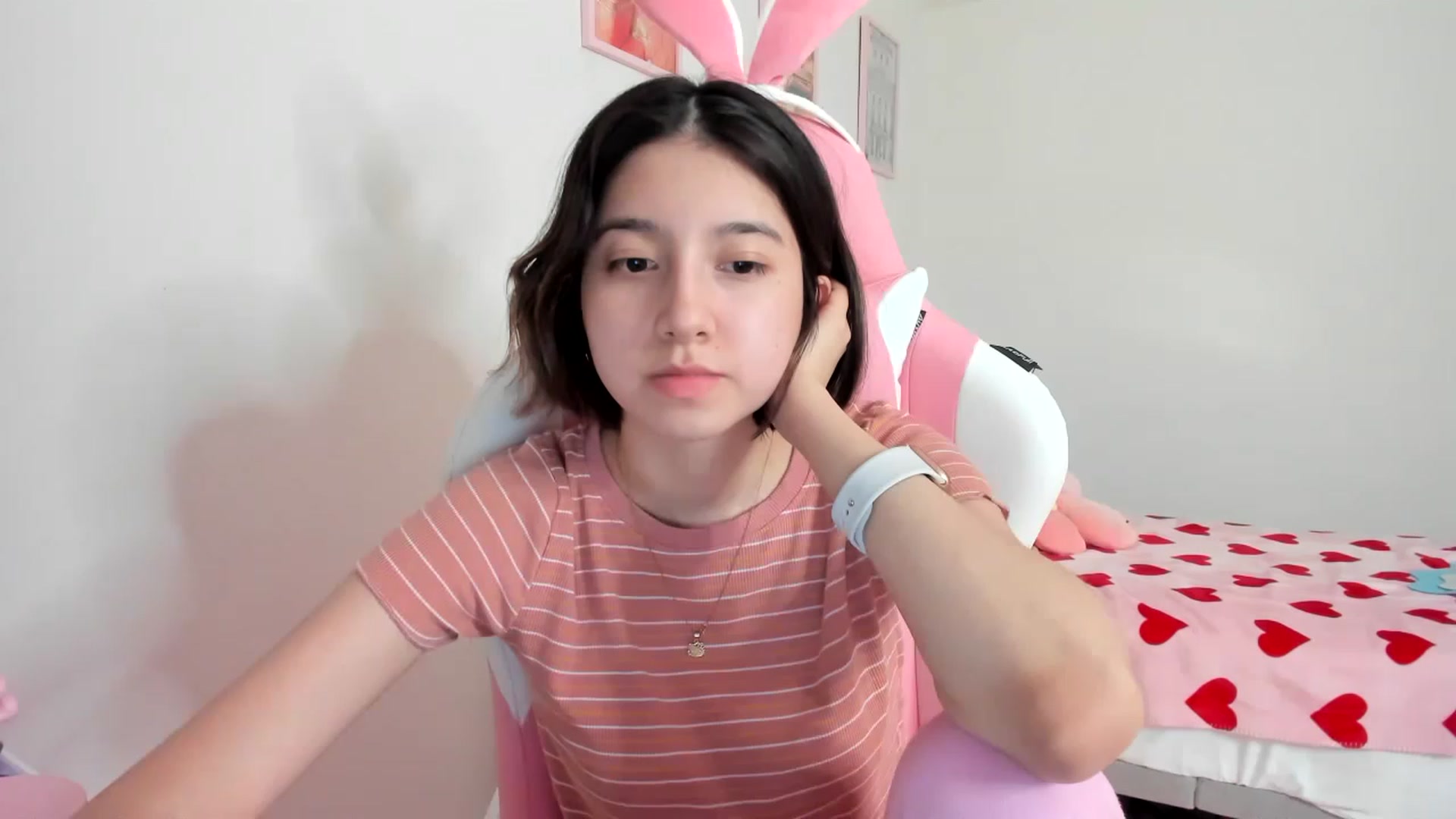 Gallery image thumbnail from Cherrycute666's myfreecams stream on, 03/28/2023, 07:45 image 18 of 20