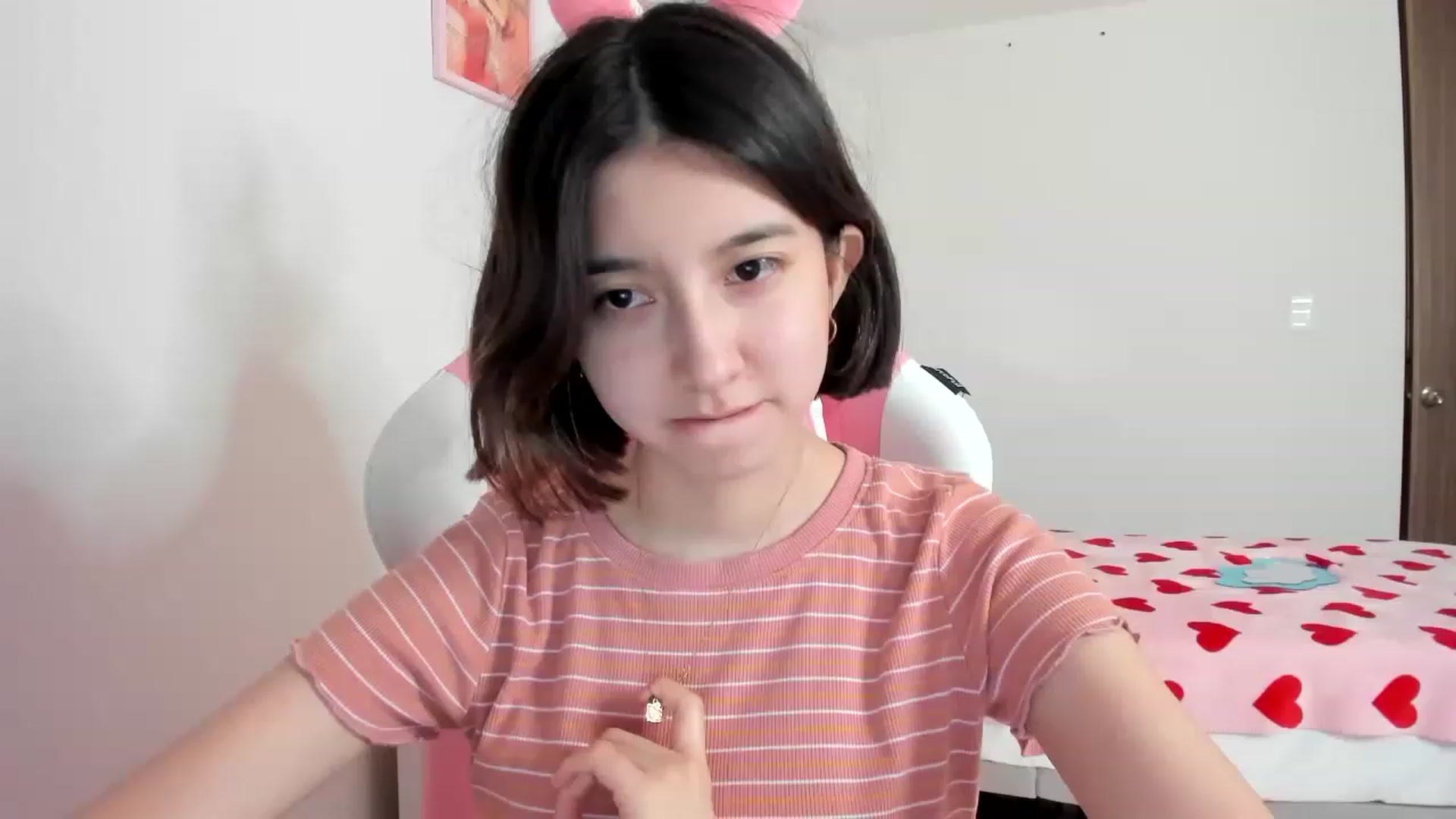 Gallery image thumbnail from Cherrycute666's myfreecams stream on, 03/28/2023, 07:45 image 12 of 20