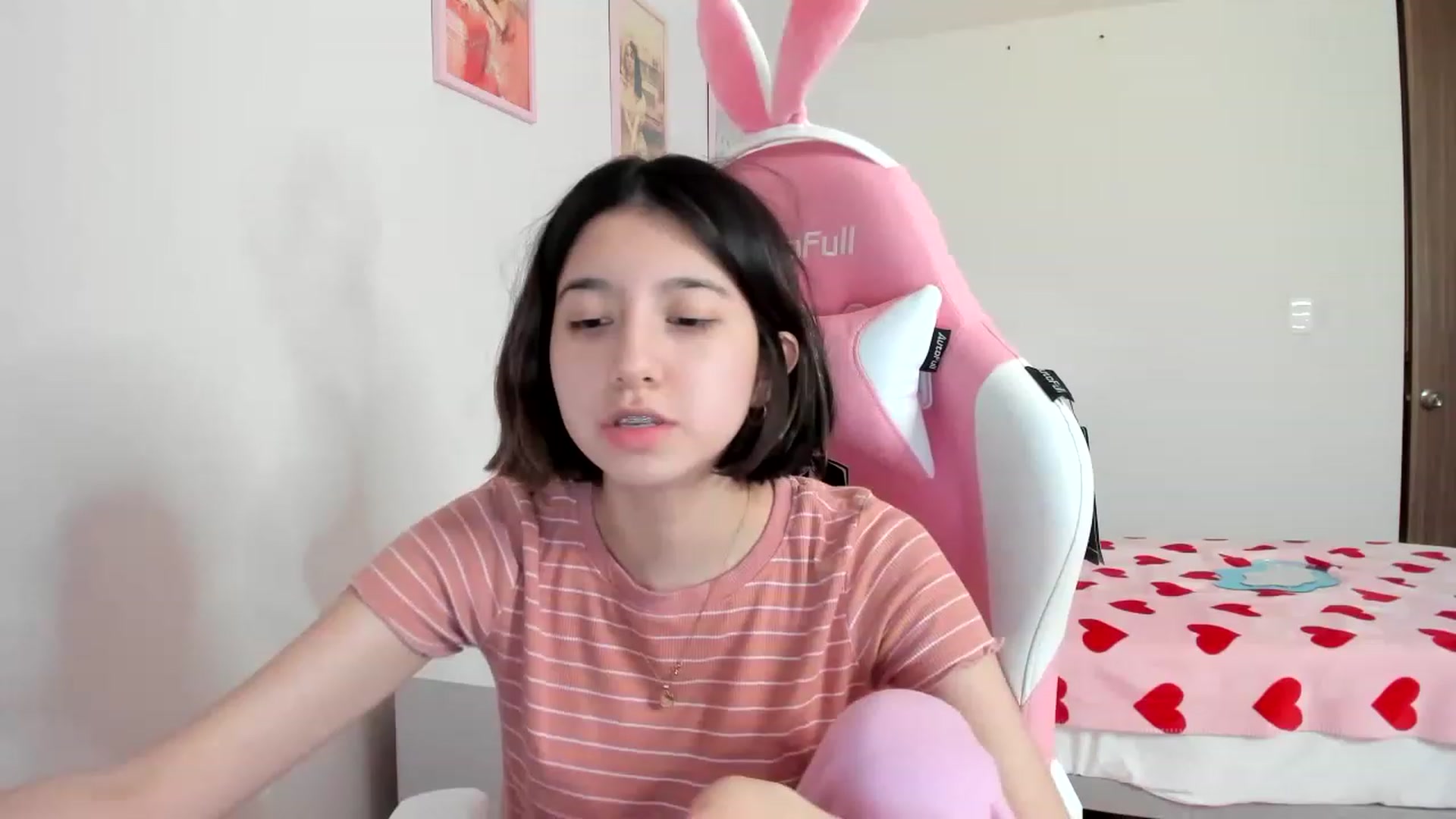Gallery image thumbnail from Cherrycute666's myfreecams stream on, 03/28/2023, 07:45 image 11 of 20