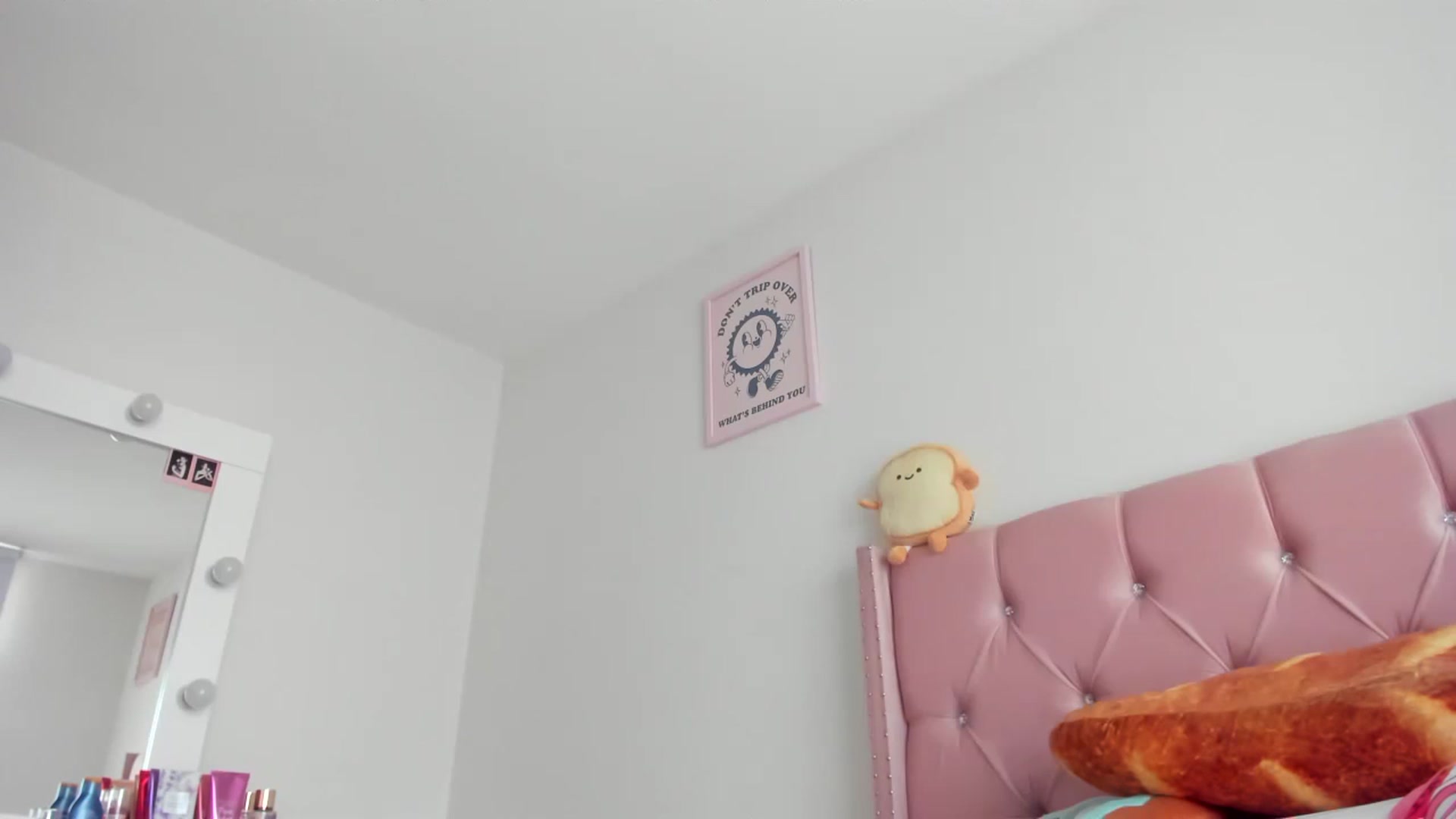 Gallery image thumbnail from Cherrycute666's myfreecams stream on, 03/28/2023, 13:36 image 18 of 20