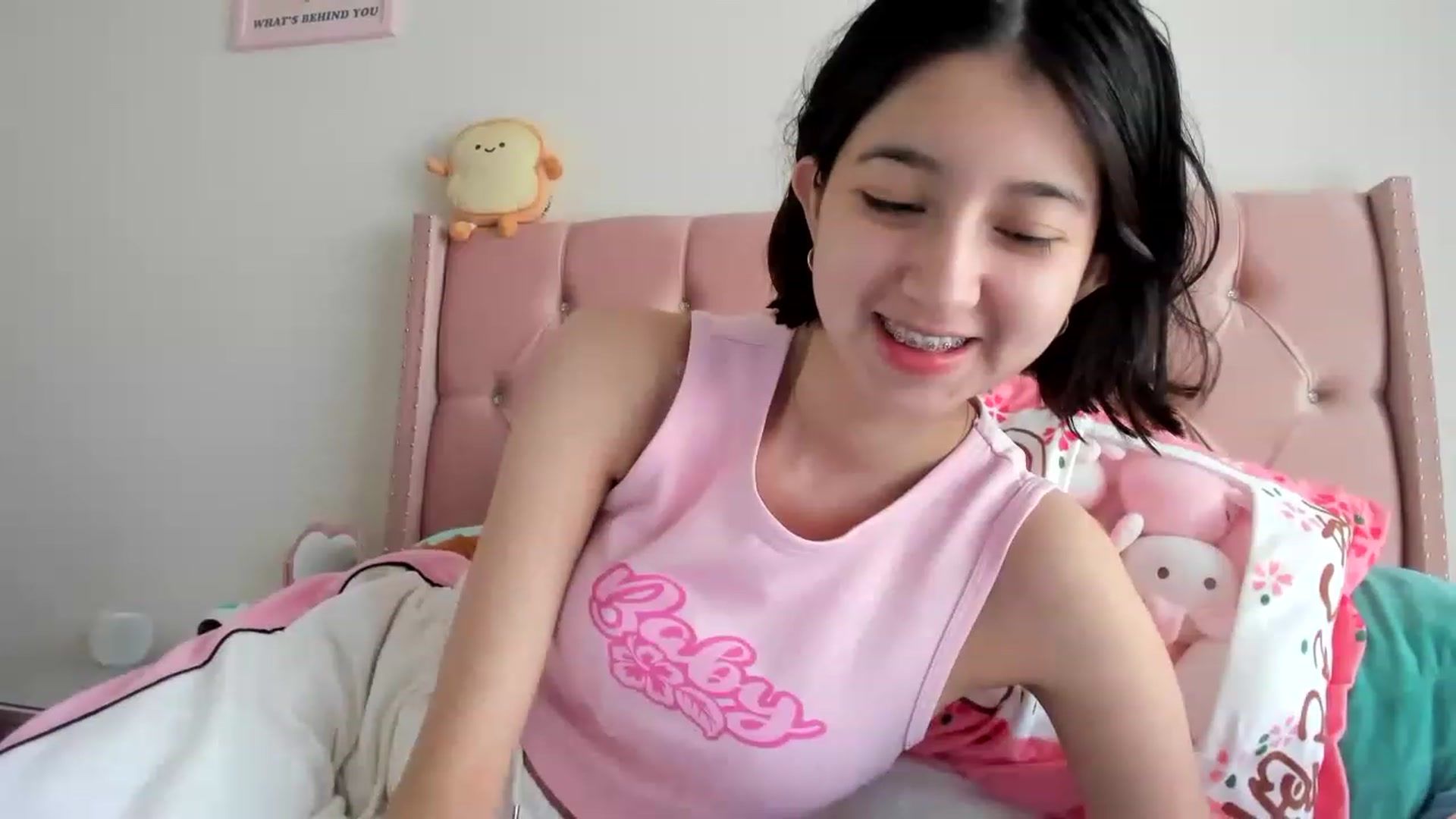 Gallery image thumbnail from Cherrycute666's myfreecams stream on, 03/28/2023, 15:14 image 6 of 20