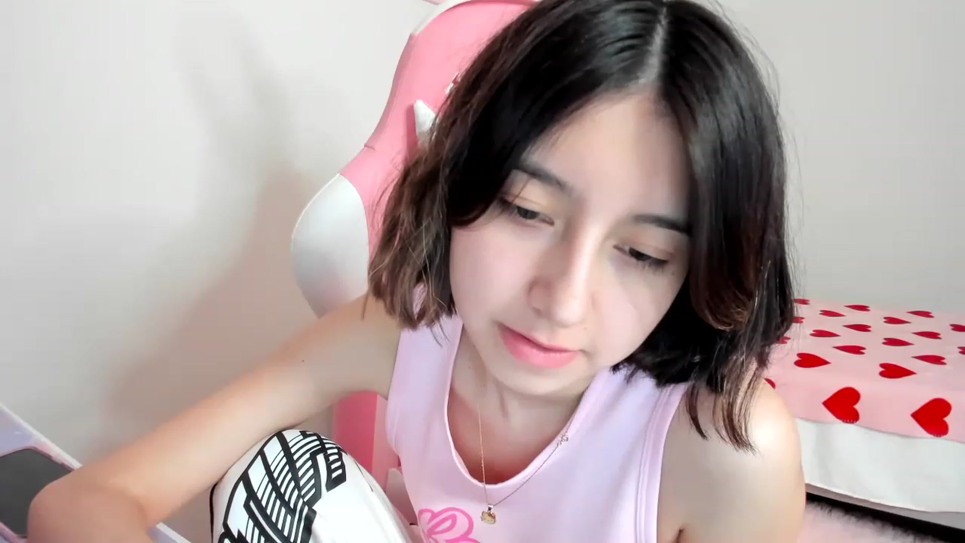 Gallery image thumbnail from Cherrycute666's myfreecams stream on, 03/29/2023, 03:11 image 12 of 20