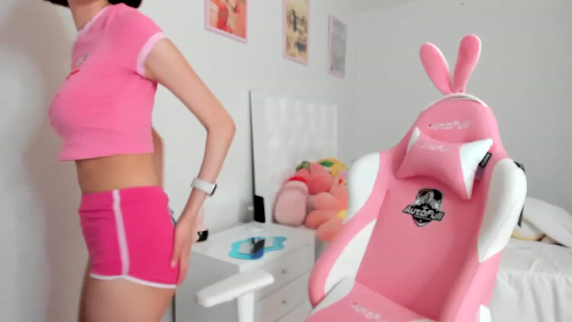 Gallery image thumbnail from Cherrycute666's myfreecams stream on, 03/29/2023, 14:47 image 15 of 20