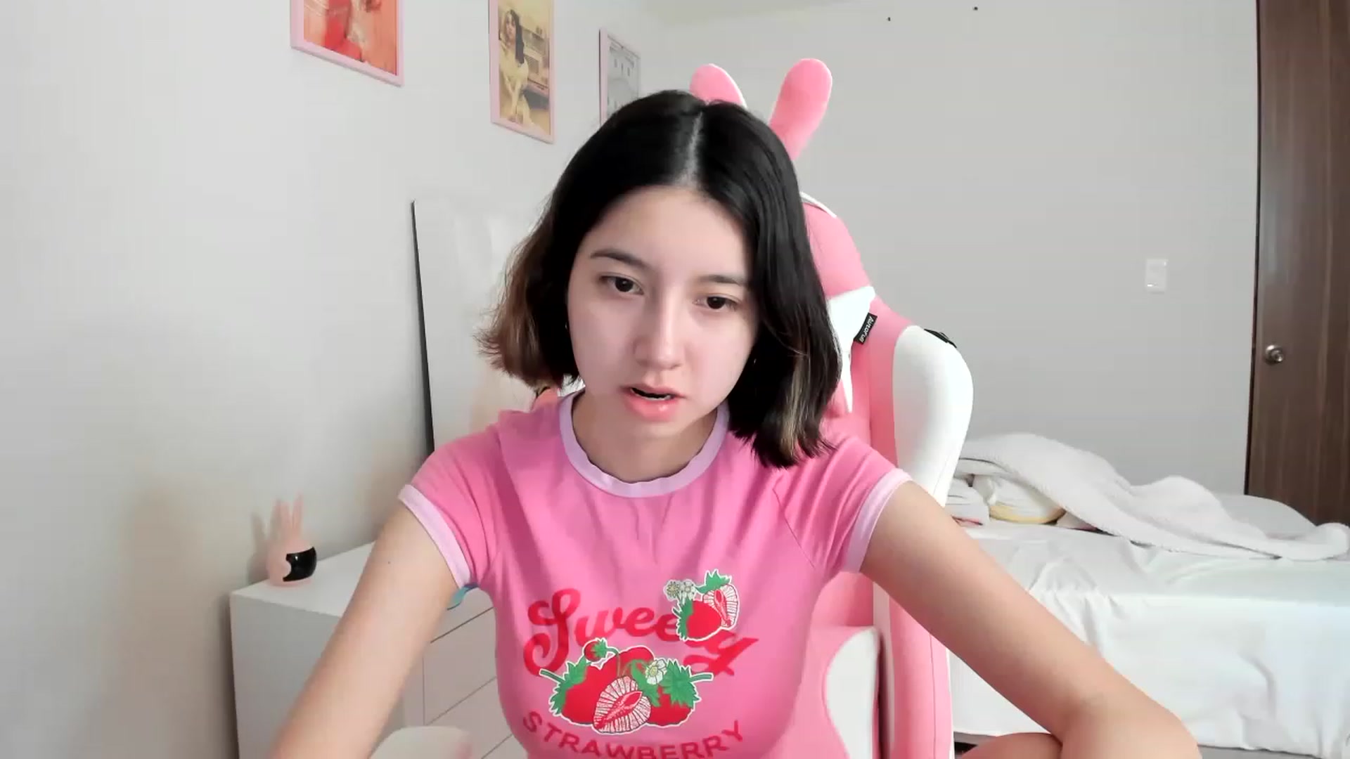 Gallery image thumbnail from Cherrycute666's myfreecams stream on, 03/29/2023, 14:47 image 9 of 20
