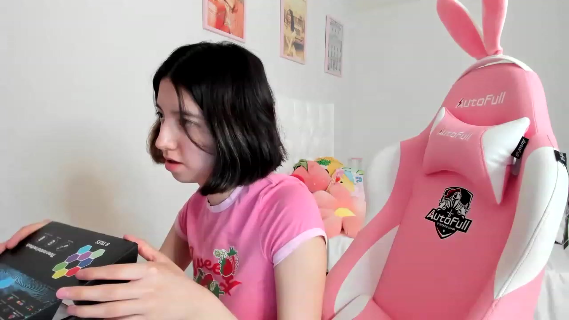Gallery image thumbnail from Cherrycute666's myfreecams stream on, 03/29/2023, 14:47 image 16 of 20