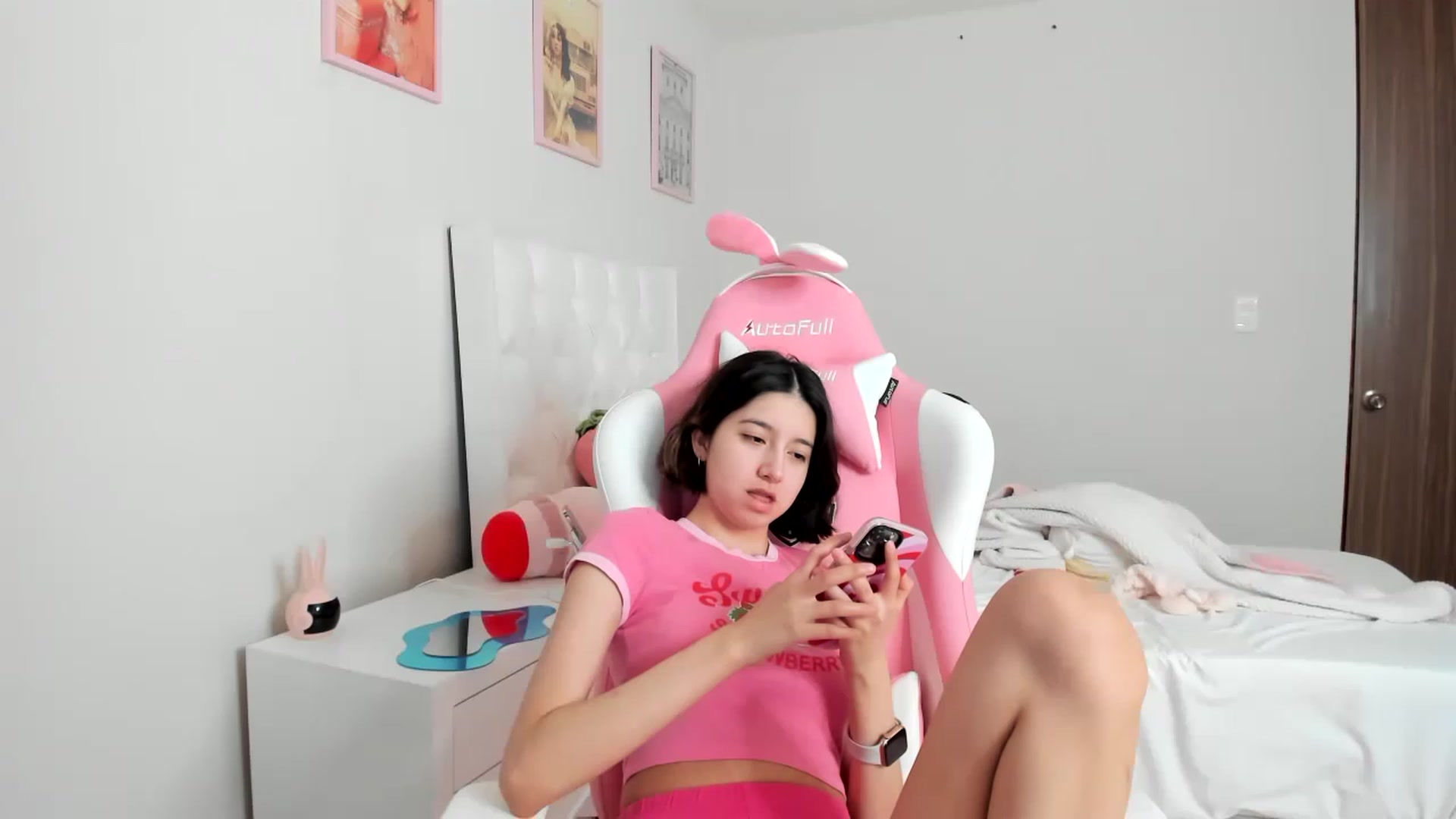Gallery image thumbnail from Cherrycute666's myfreecams stream on, 03/29/2023, 14:47 image 6 of 20