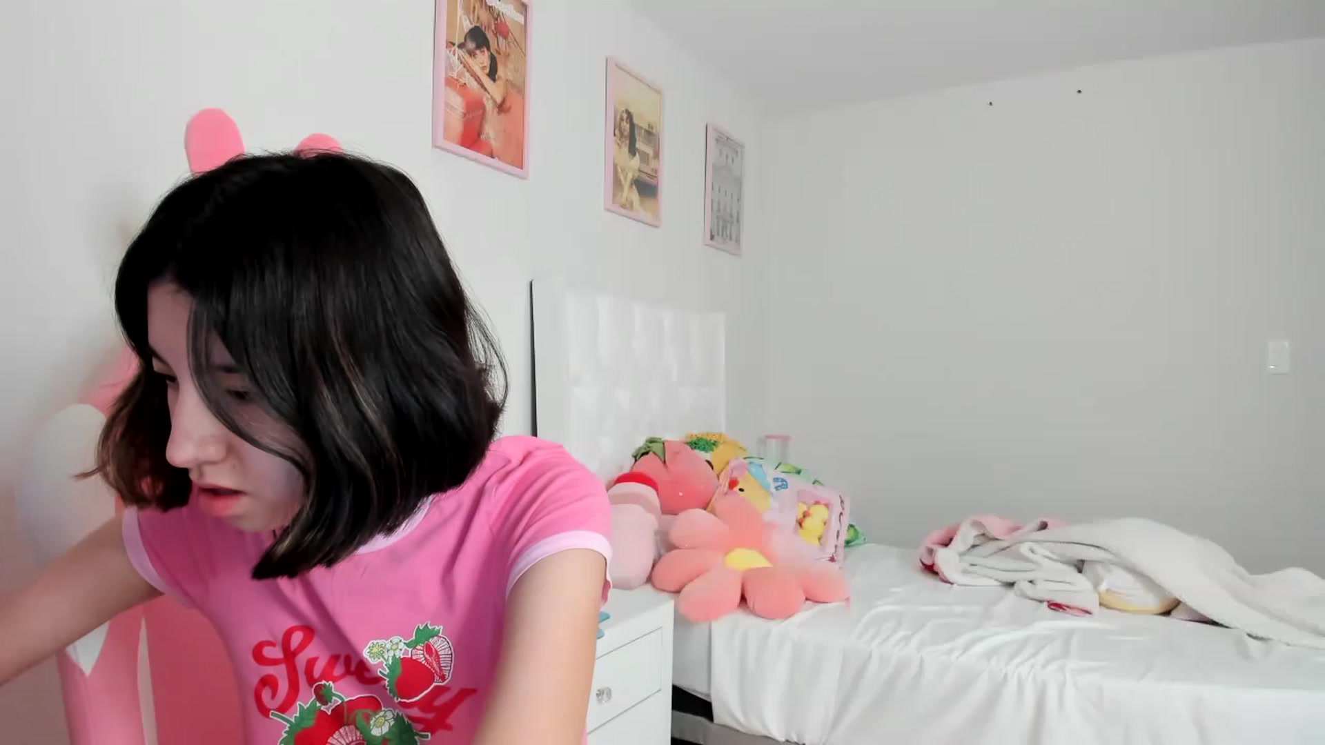 Gallery image thumbnail from Cherrycute666's myfreecams stream on, 03/29/2023, 14:47 image 20 of 20