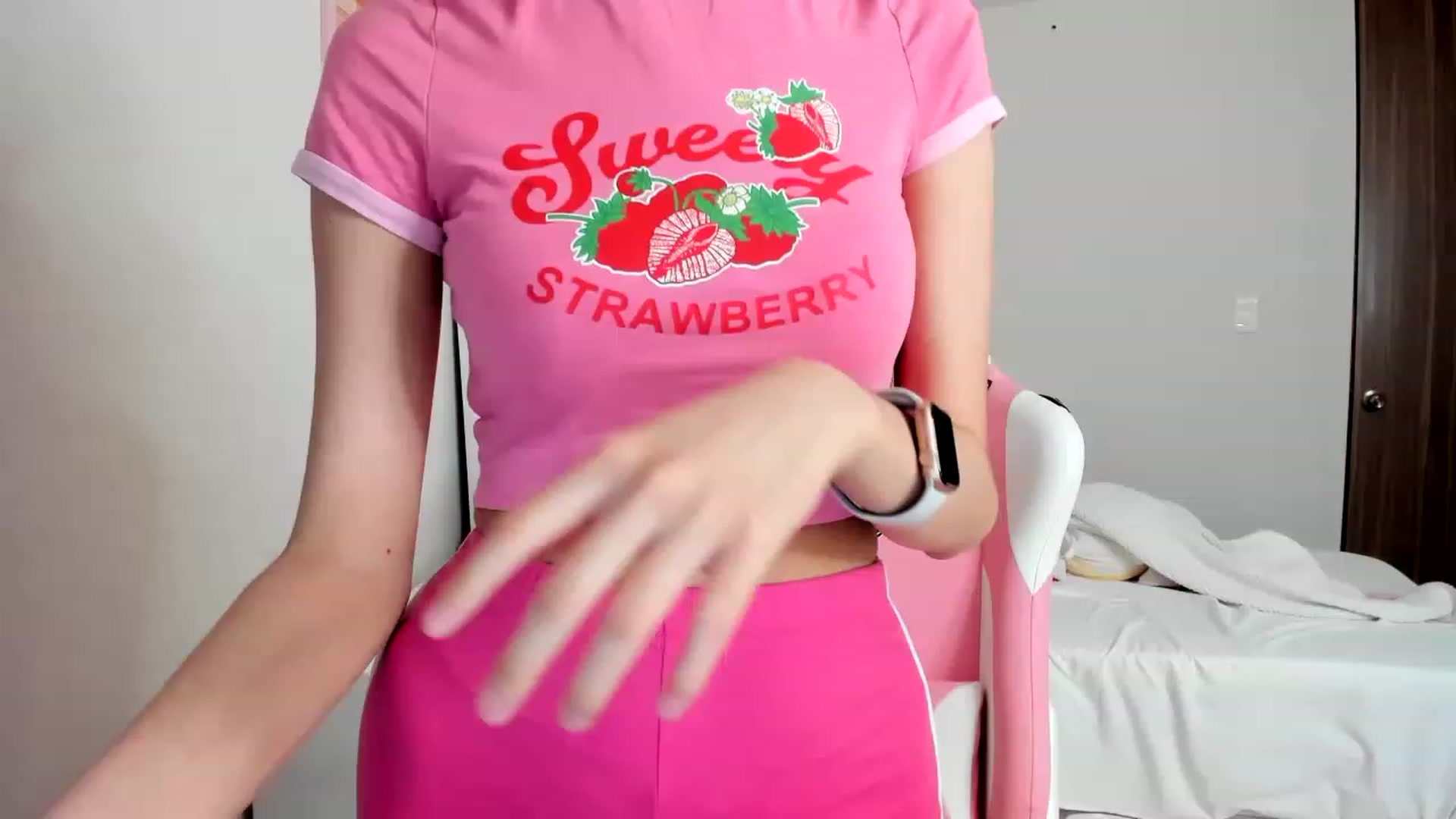 Gallery image thumbnail from Cherrycute666's myfreecams stream on, 03/29/2023, 14:47 image 7 of 20