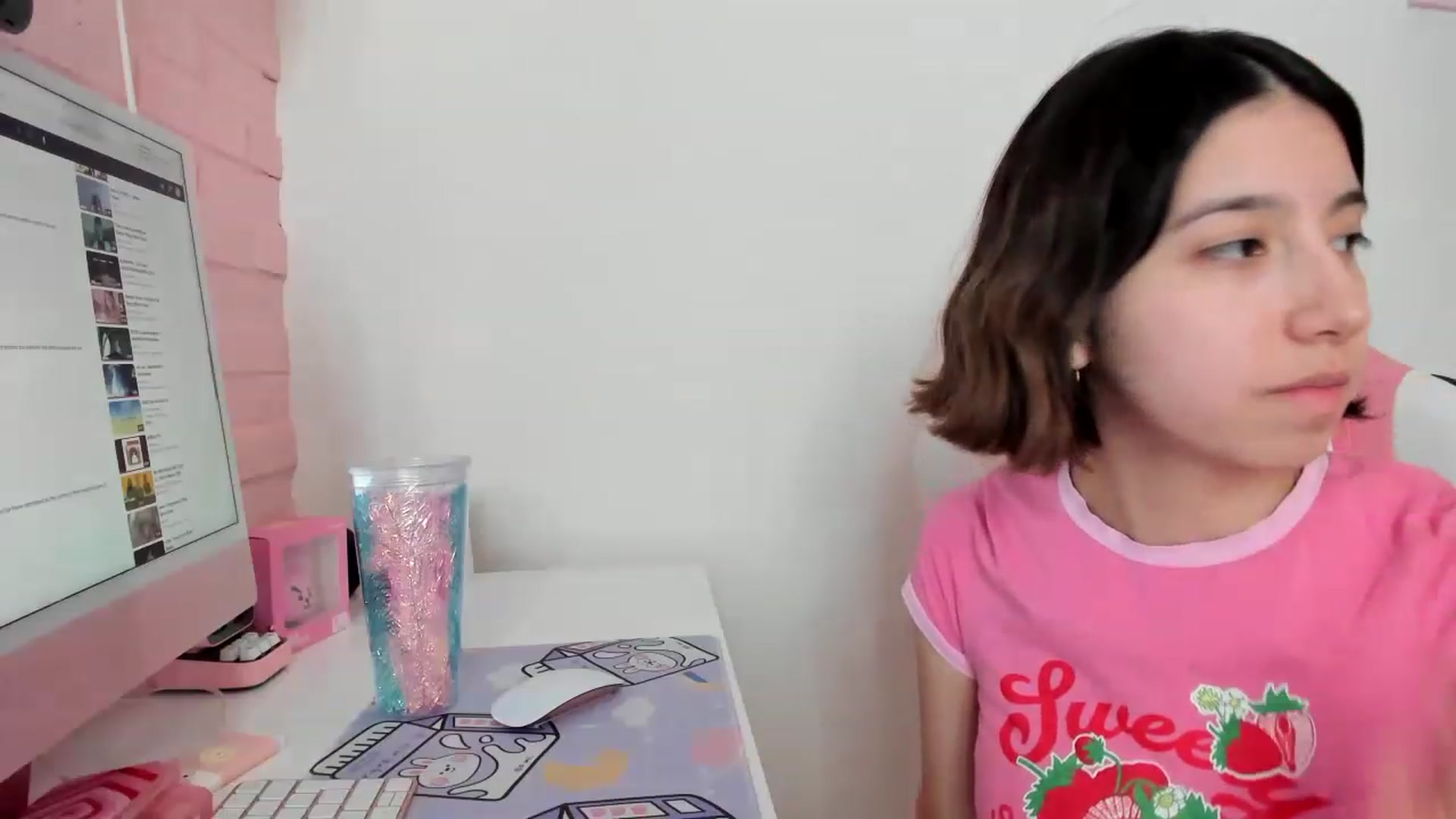 Gallery image thumbnail from Cherrycute666's myfreecams stream on, 03/29/2023, 19:52 image 17 of 20