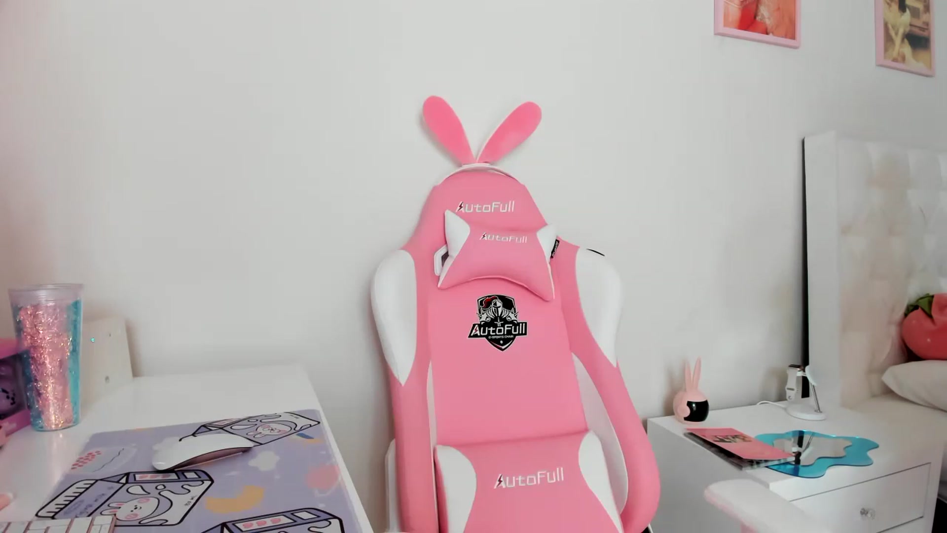 Gallery image thumbnail from Cherrycute666's myfreecams stream on, 03/29/2023, 19:52 image 16 of 20