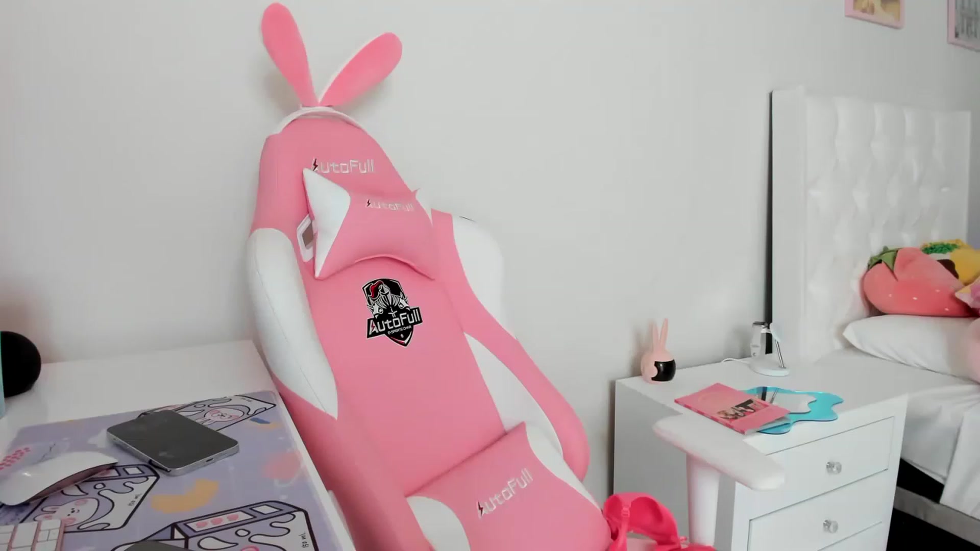 Gallery image thumbnail from Cherrycute666's myfreecams stream on, 03/29/2023, 19:52 image 4 of 20
