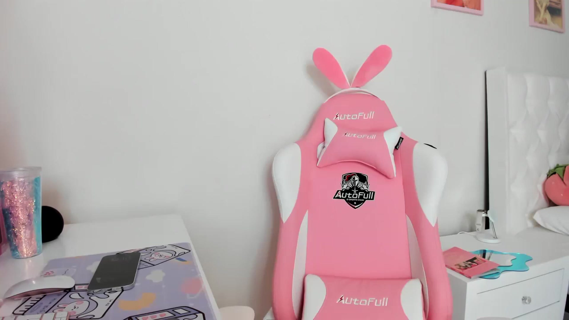 Gallery image thumbnail from Cherrycute666's myfreecams stream on, 03/29/2023, 19:52 image 2 of 20