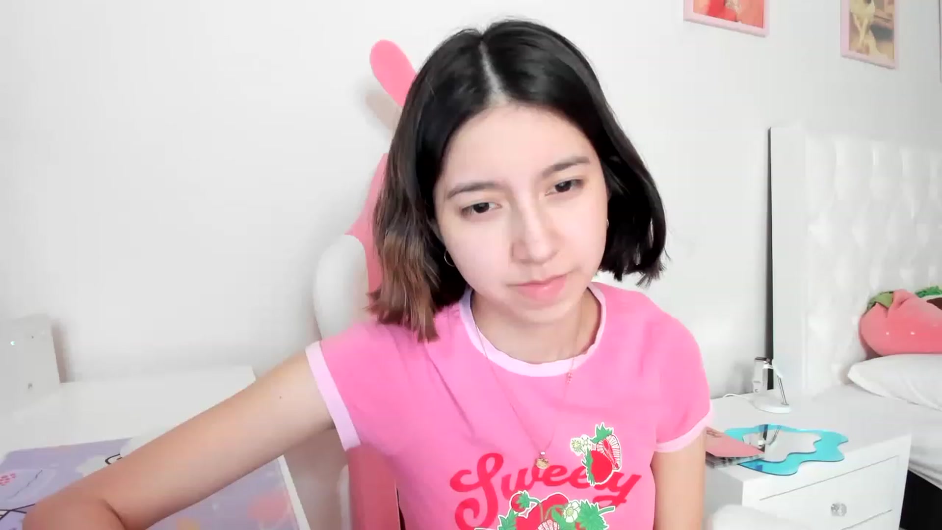 Gallery image thumbnail from Cherrycute666's myfreecams stream on, 03/29/2023, 22:21 image 3 of 20