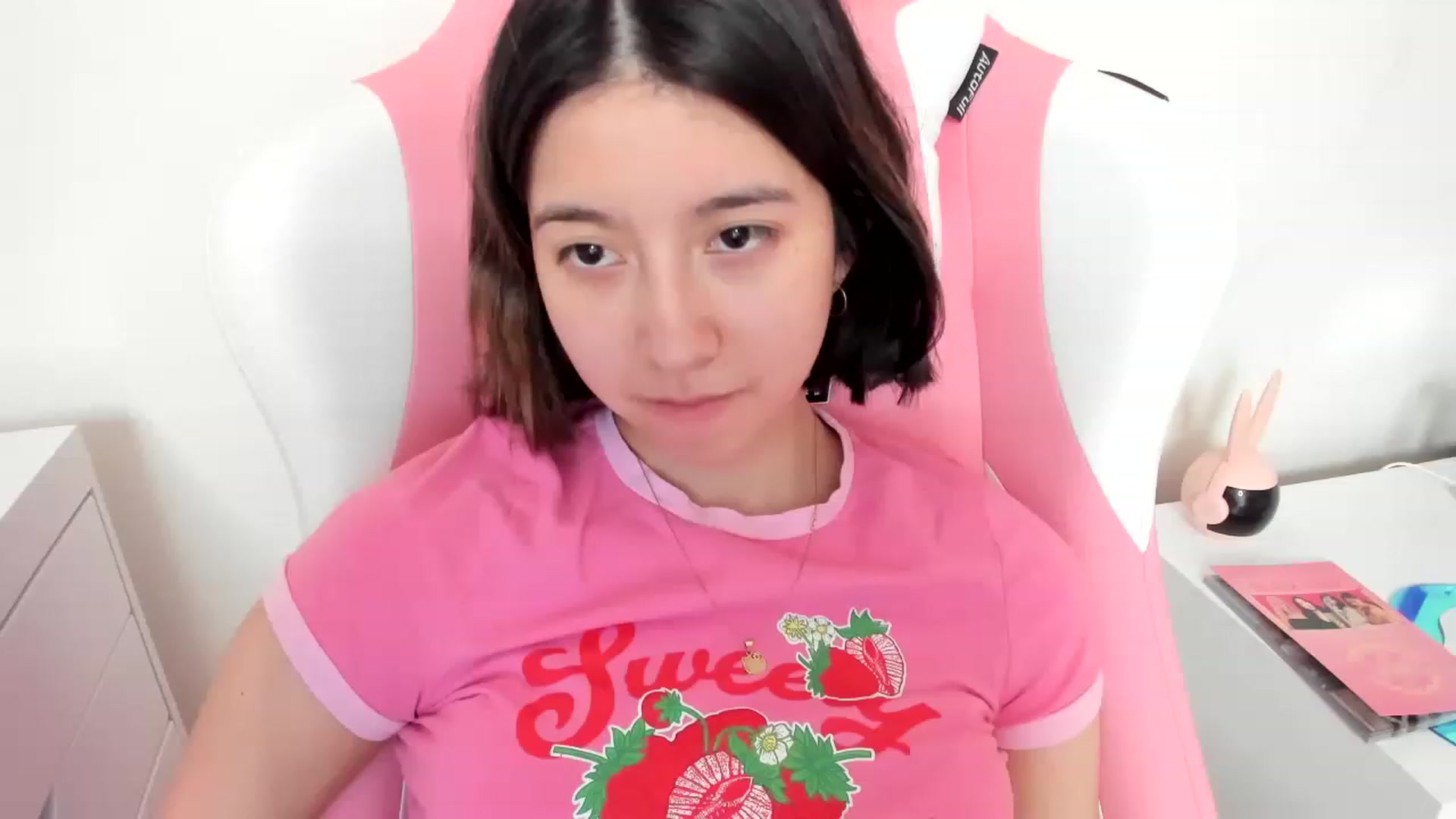 Gallery image thumbnail from Cherrycute666's myfreecams stream on, 03/29/2023, 22:21 image 4 of 20