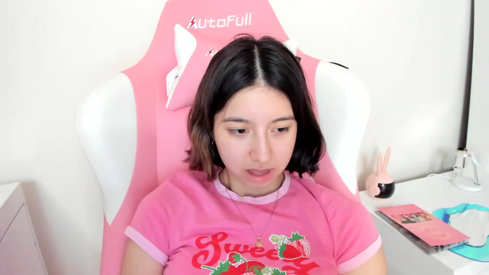 Gallery image thumbnail from Cherrycute666's myfreecams stream on, 03/29/2023, 22:21 image 6 of 20