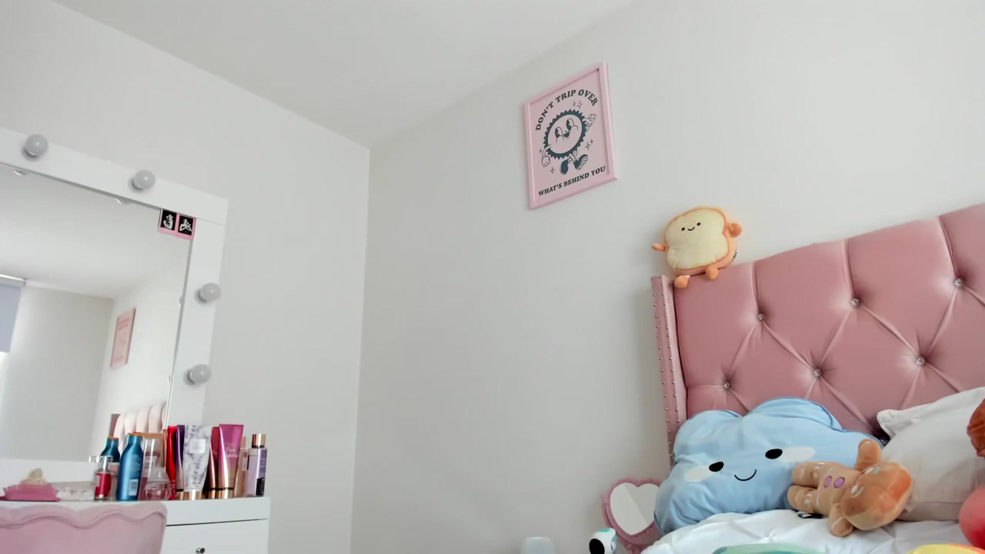 Gallery image thumbnail from Cherrycute666's myfreecams stream on, 03/30/2023, 03:37 image 1 of 20