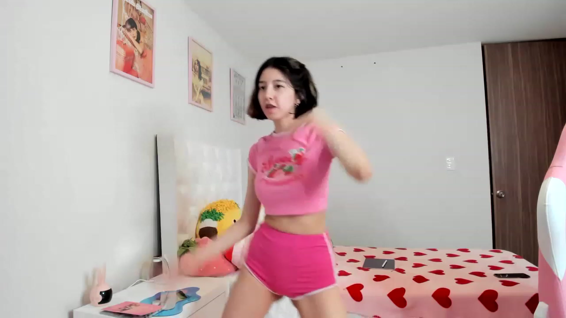 Gallery image thumbnail from Cherrycute666's myfreecams stream on, 03/30/2023, 06:50 image 9 of 20