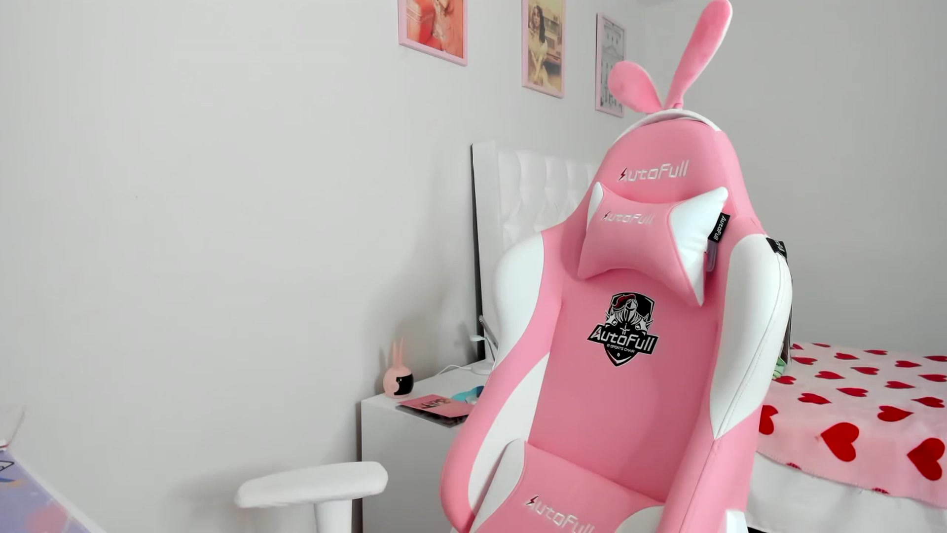 Gallery image thumbnail from Cherrycute666's myfreecams stream on, 03/30/2023, 09:19 image 11 of 20
