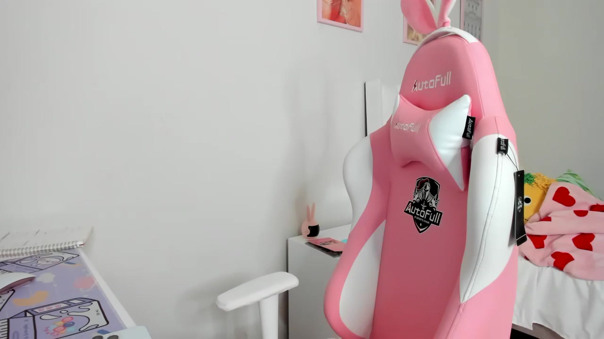 Gallery image thumbnail from Cherrycute666's myfreecams stream on, 03/31/2023, 07:28 image 8 of 20