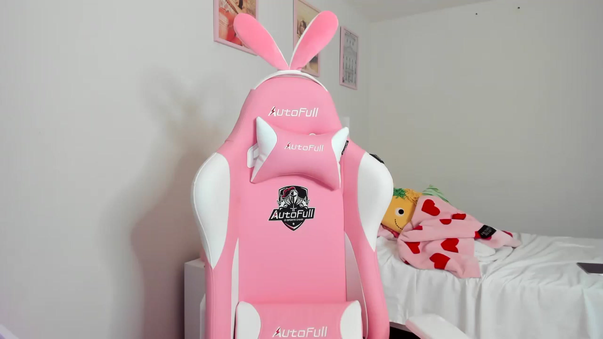 Gallery image thumbnail from Cherrycute666's myfreecams stream on, 03/31/2023, 08:46 image 20 of 20