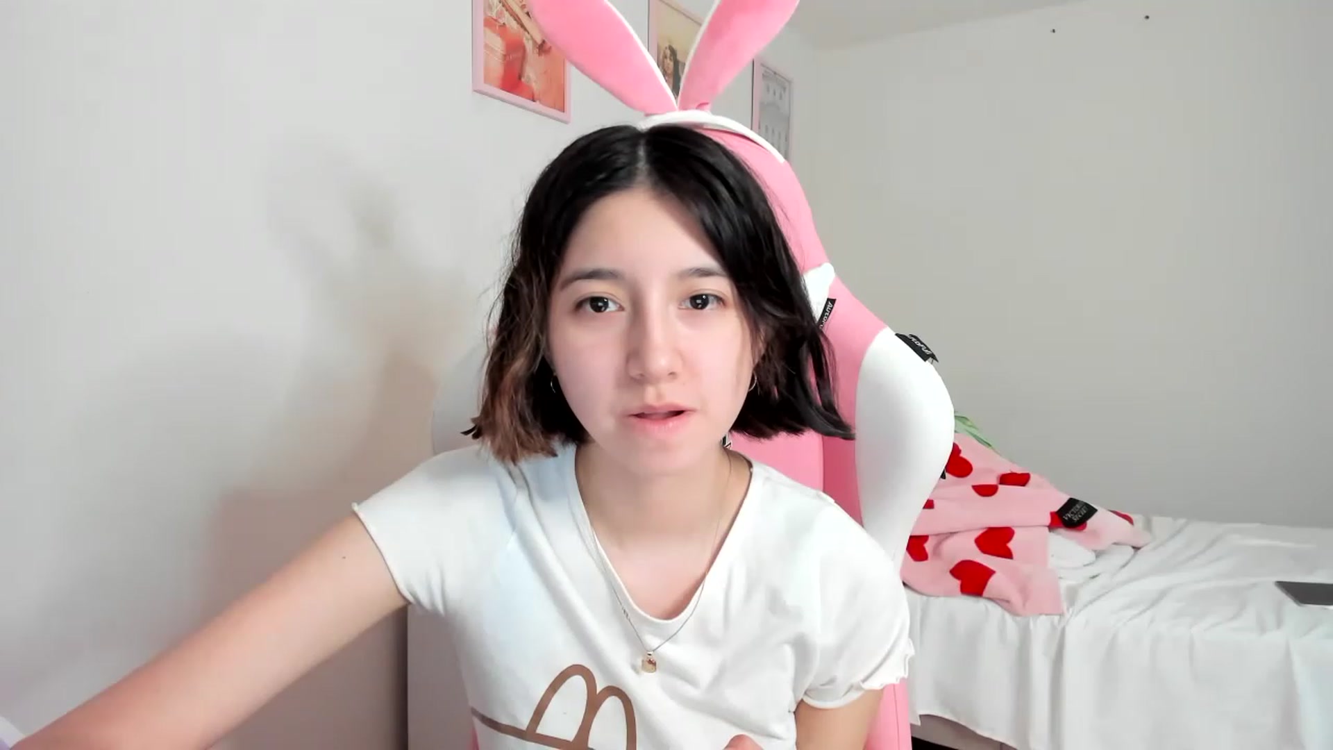 Gallery image thumbnail from Cherrycute666's myfreecams stream on, 03/31/2023, 08:46 image 18 of 20