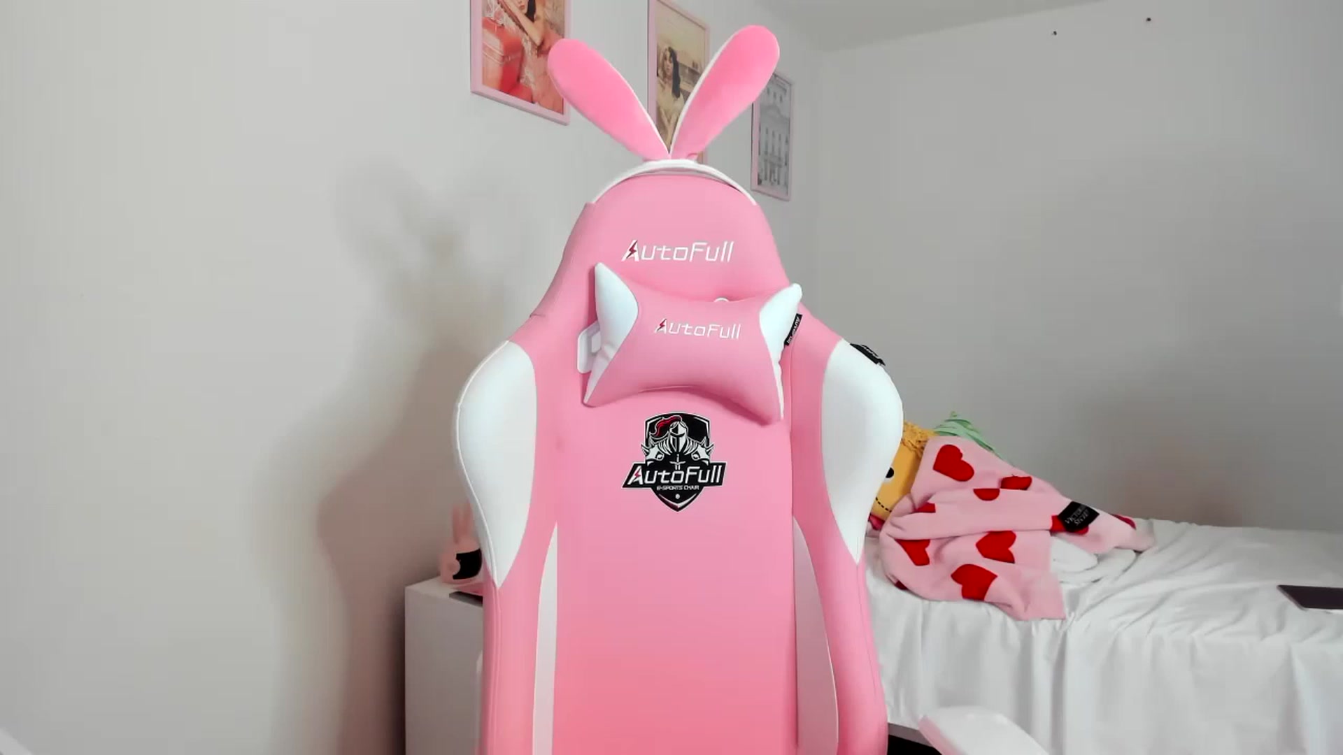 Gallery image thumbnail from Cherrycute666's myfreecams stream on, 03/31/2023, 08:46 image 9 of 20
