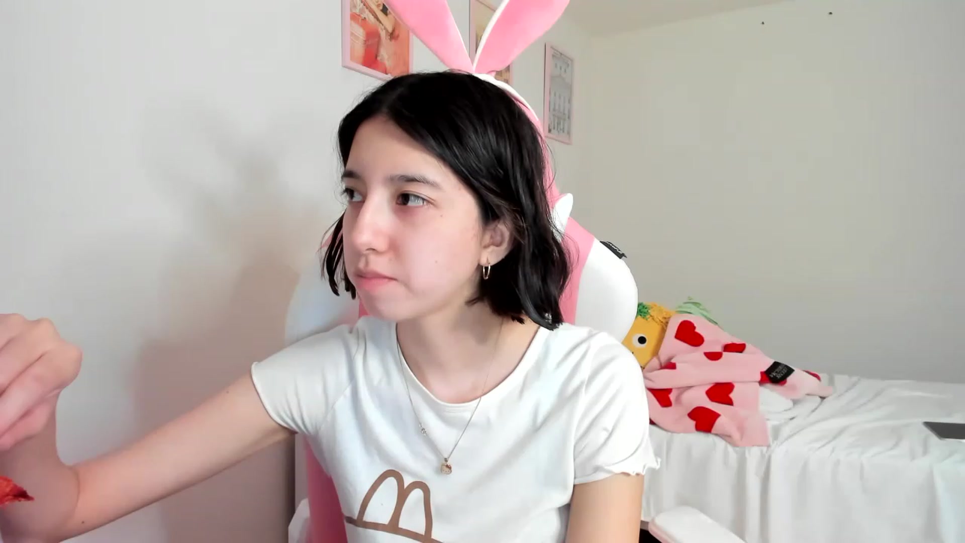 Gallery image thumbnail from Cherrycute666's myfreecams stream on, 03/31/2023, 08:46 image 14 of 20