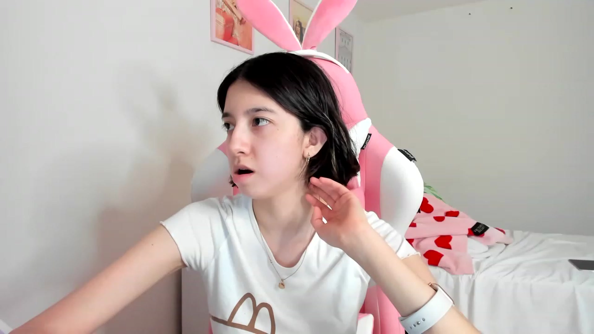 Gallery image thumbnail from Cherrycute666's myfreecams stream on, 03/31/2023, 08:46 image 19 of 20