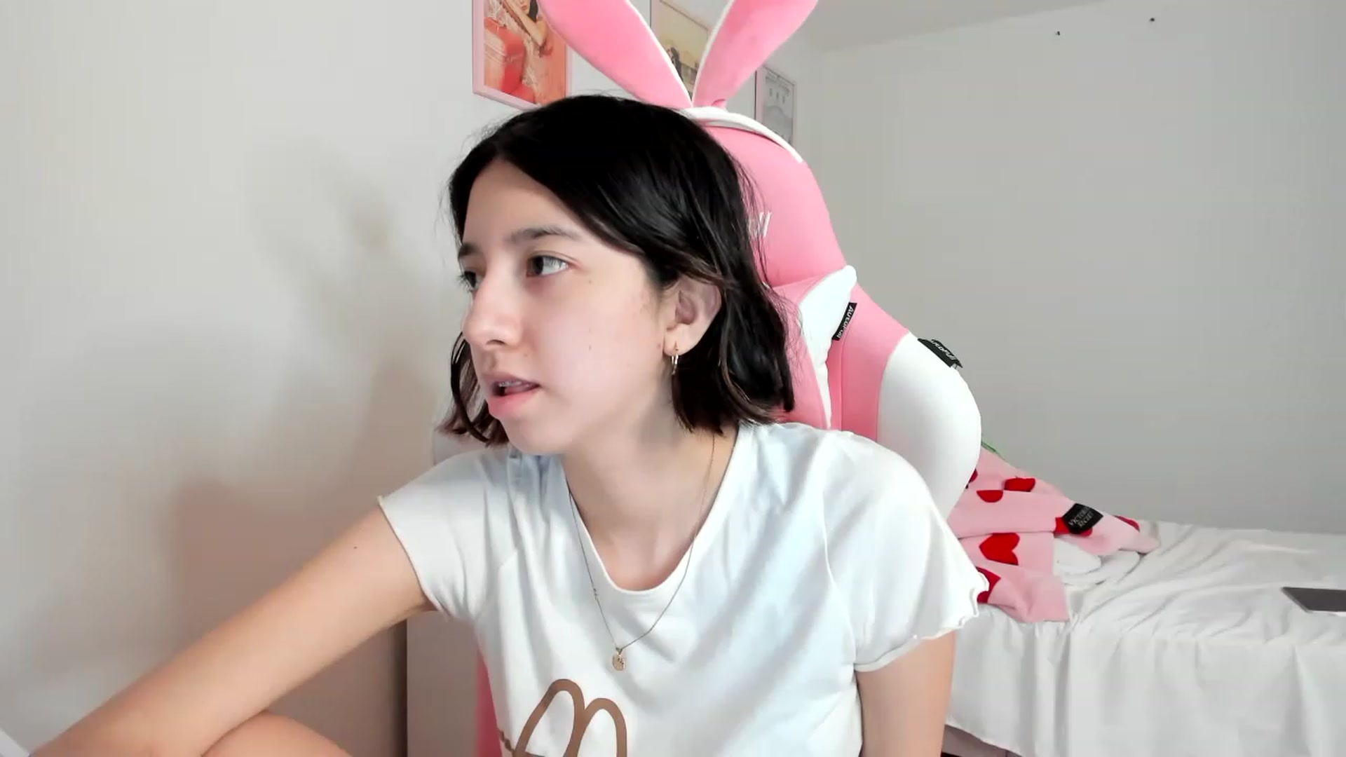 Gallery image thumbnail from Cherrycute666's myfreecams stream on, 03/31/2023, 08:46 image 11 of 20